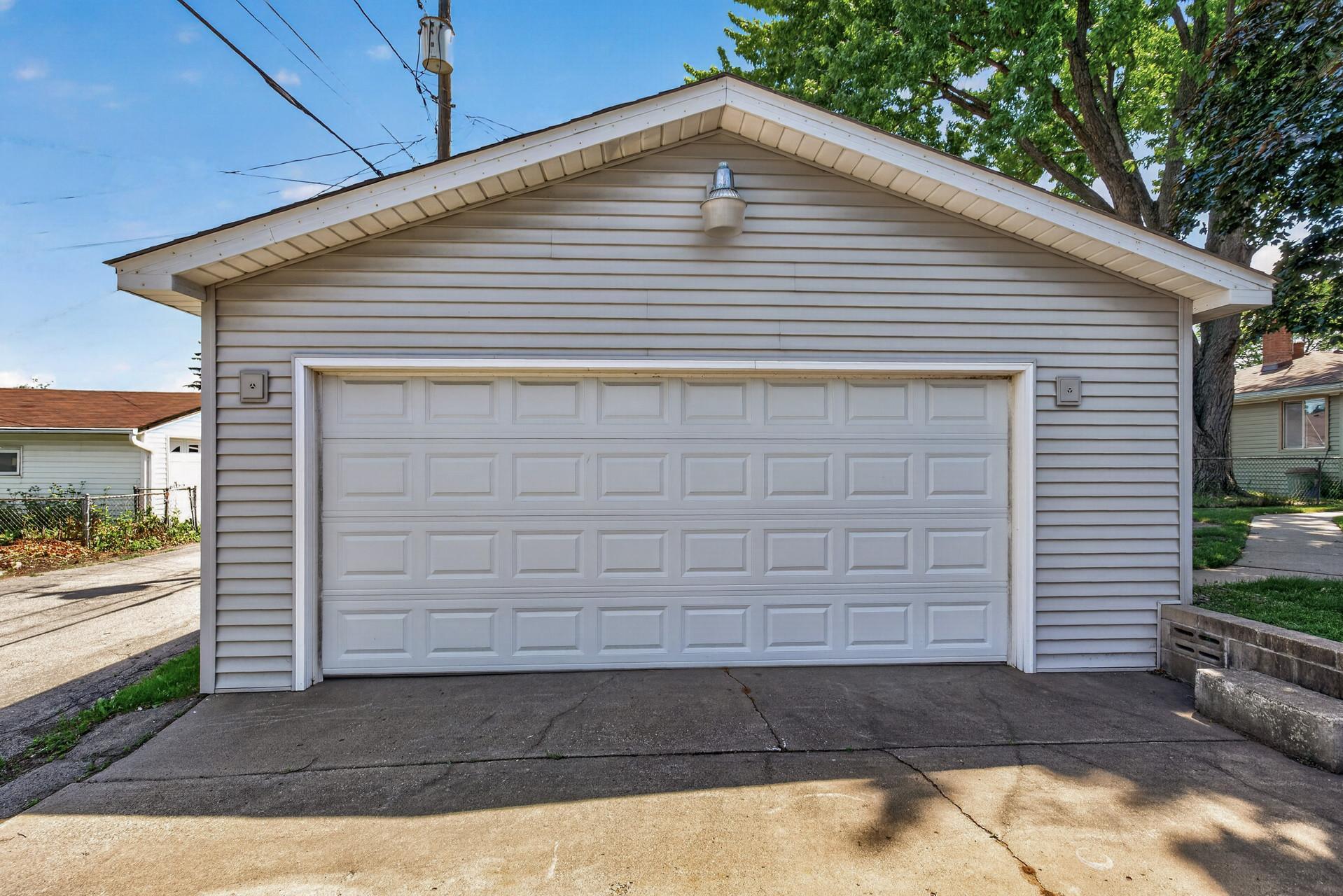 1619 Mclean Ave, Saint Paul, MN 55106
