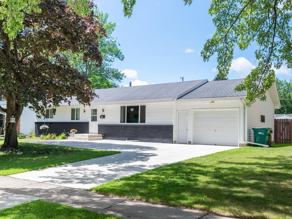 1803 Knight Ave N, Glencoe, MN 55336