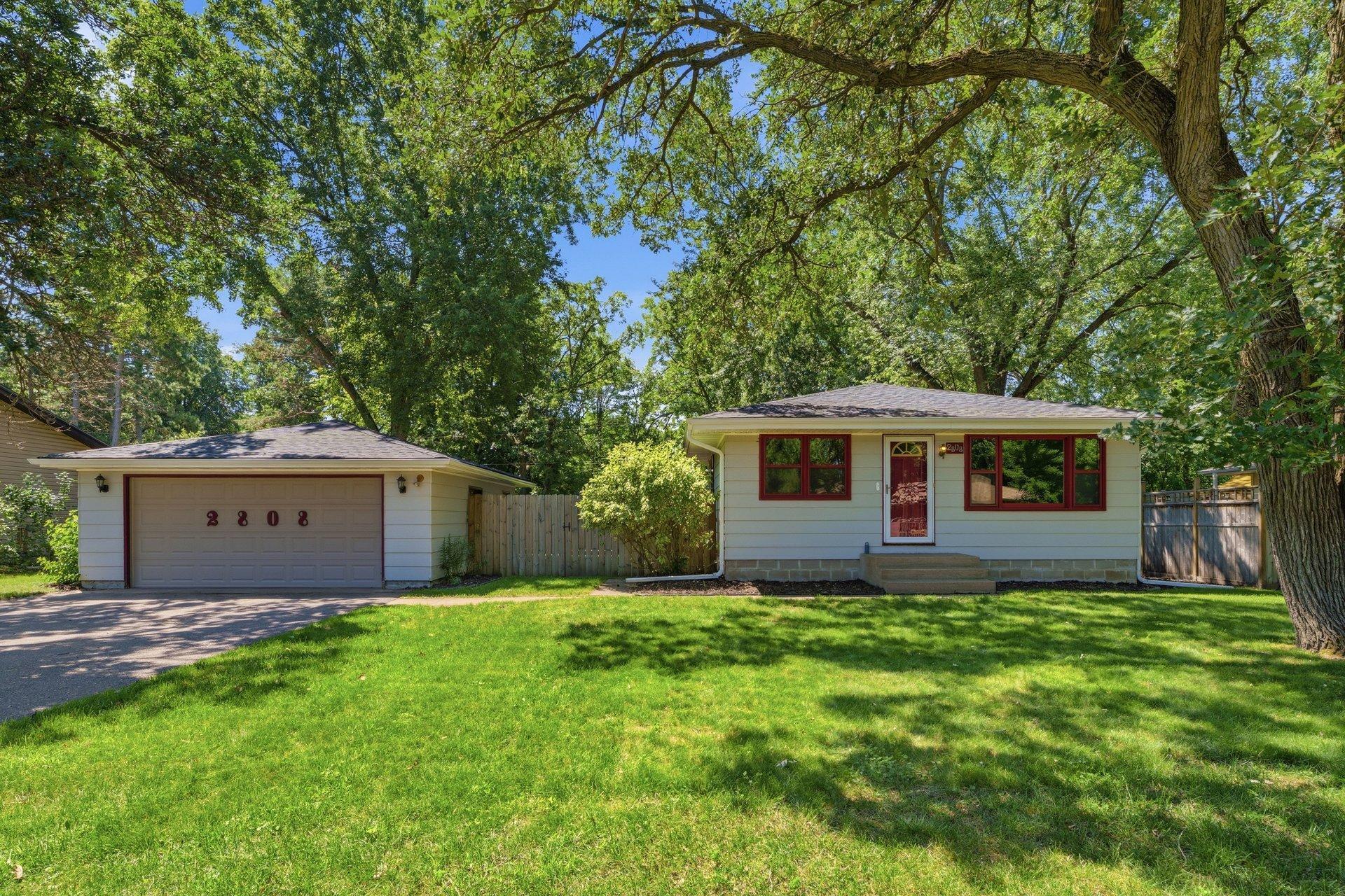2808 Laport Dr, Mounds View, MN 55112