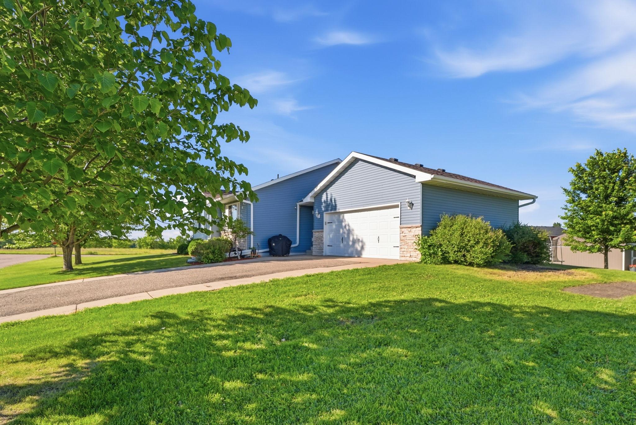 121 Shire Rd N, Watkins, MN 55389