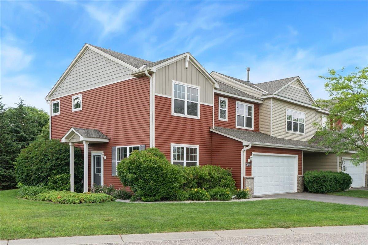 1585 Sumac Cir, Carver, MN 55315