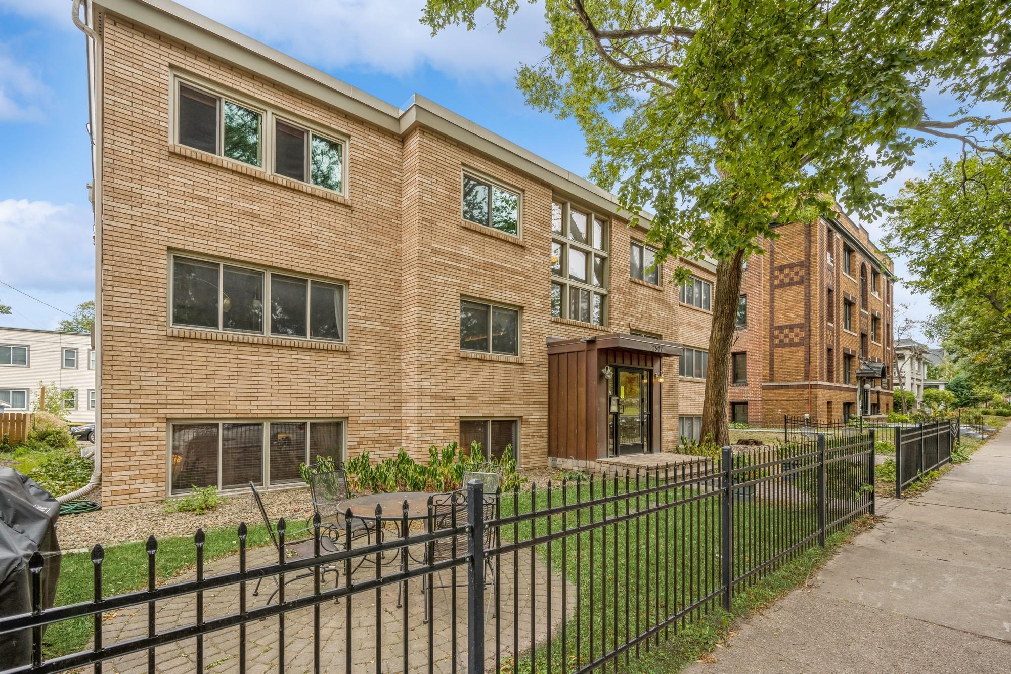 2507 Bryant Ave S #1, Minneapolis, MN 55405