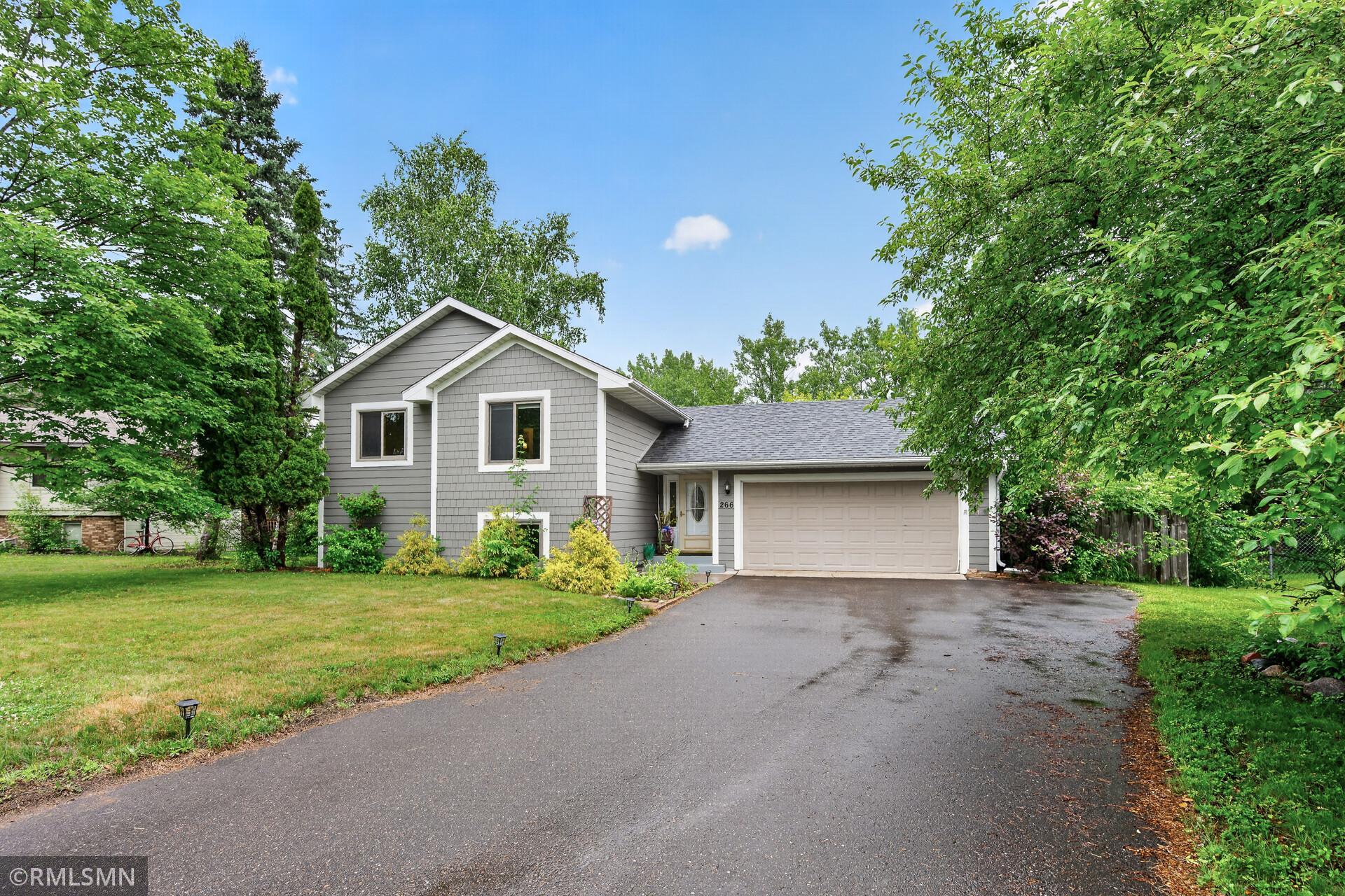 266 Hallam Curve, Mahtomedi, MN 55115