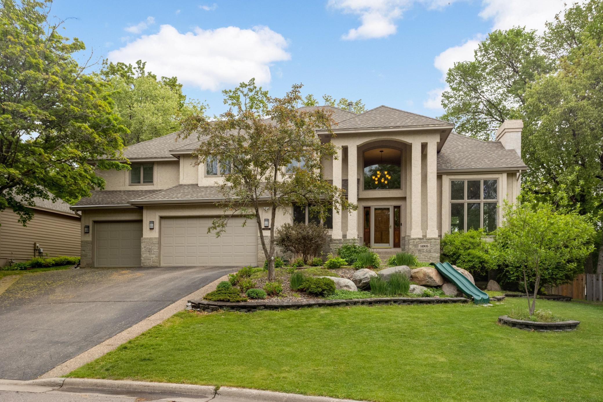 14905 White Oak Dr, Burnsville, MN 55337