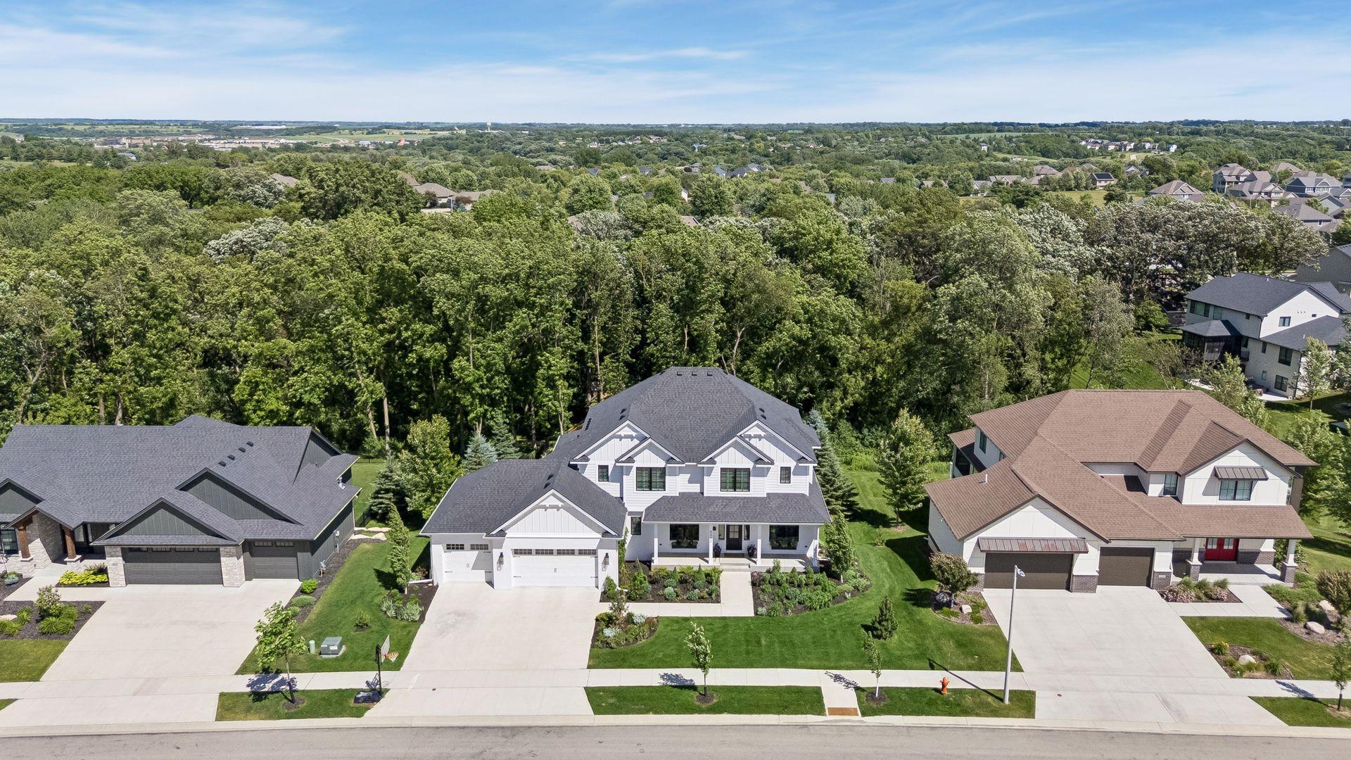 5052 Scenic Dr SW, Rochester, MN 55902