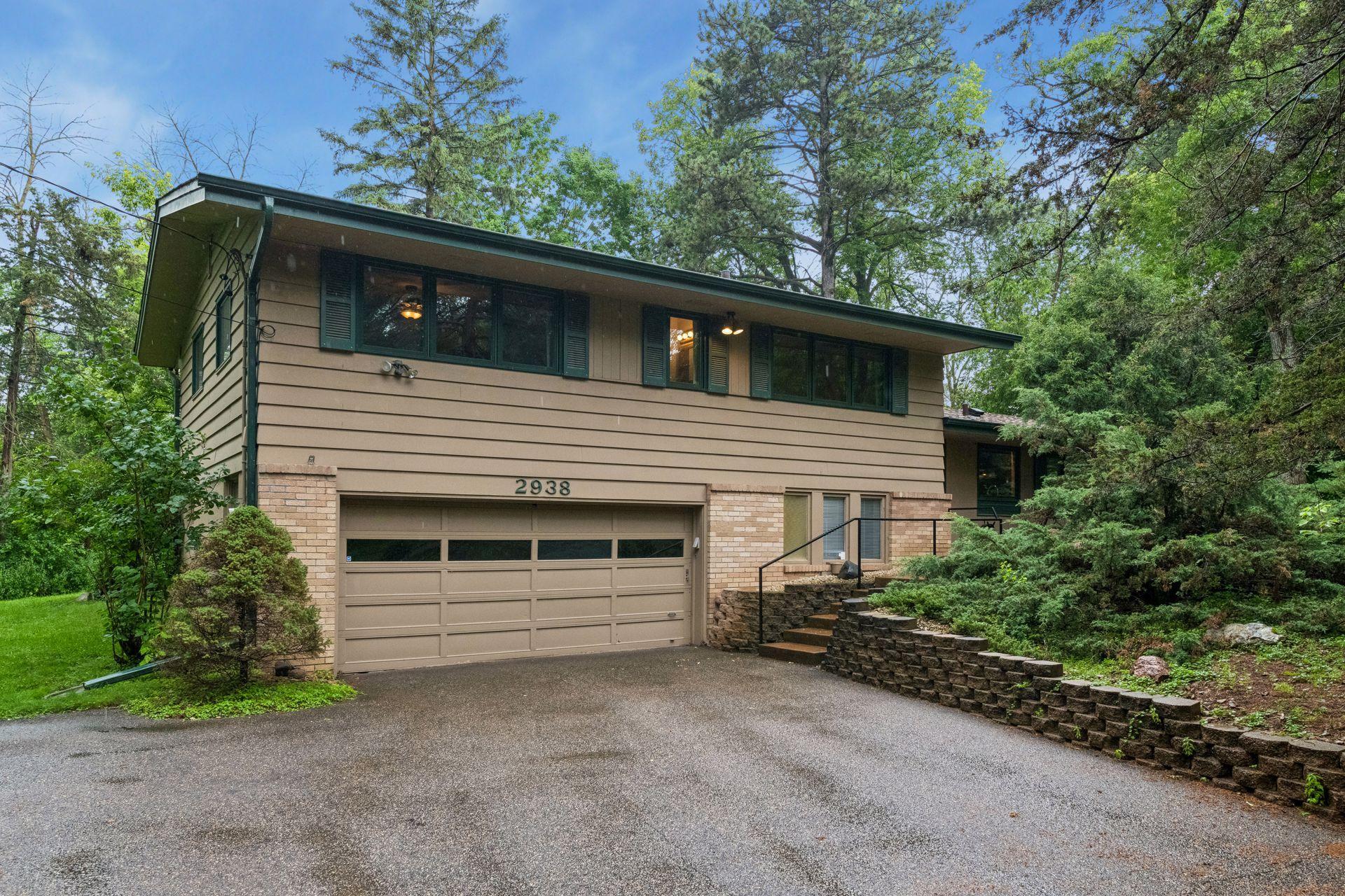 2938 Oak Lea Dr, Minnetonka, MN 55391