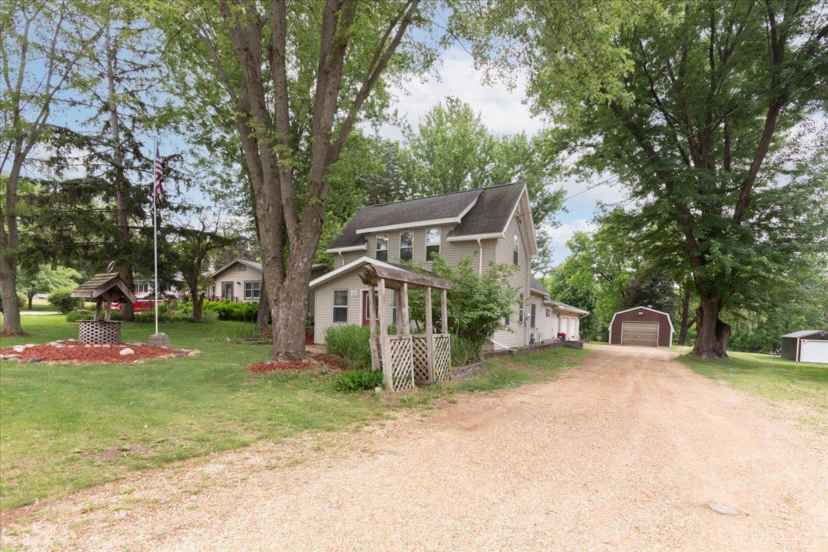 321 Drier St, Durand, WI 54736
