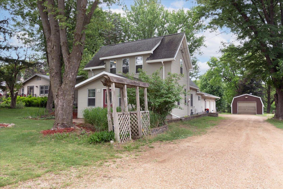 321 Drier St, Durand, WI 54736