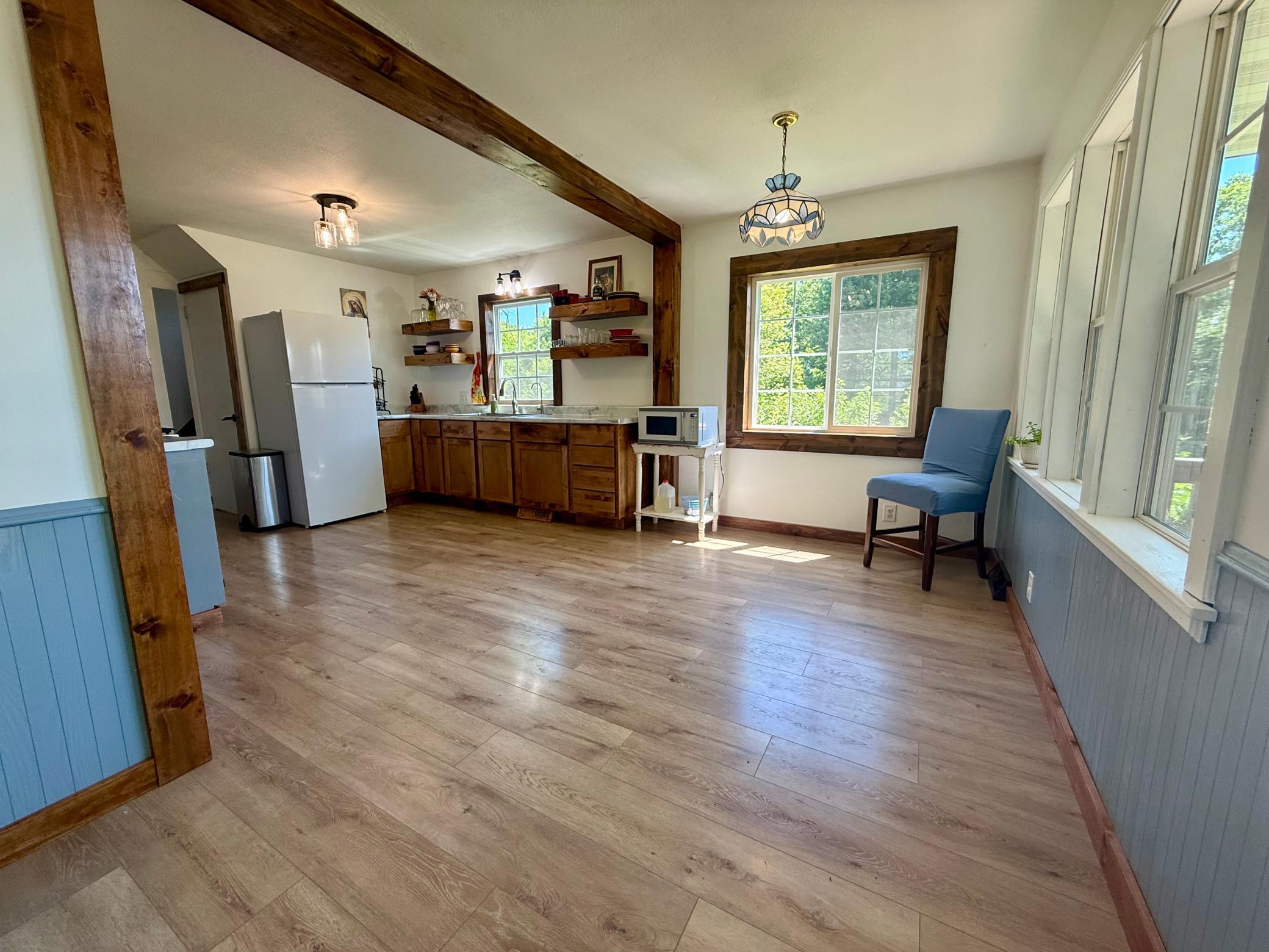 48760 10th Ave, Kenyon, MN 55946