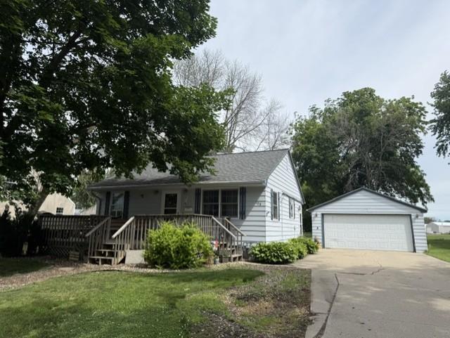 709 Mountain Lake Rd, Mountain Lake, MN 56159