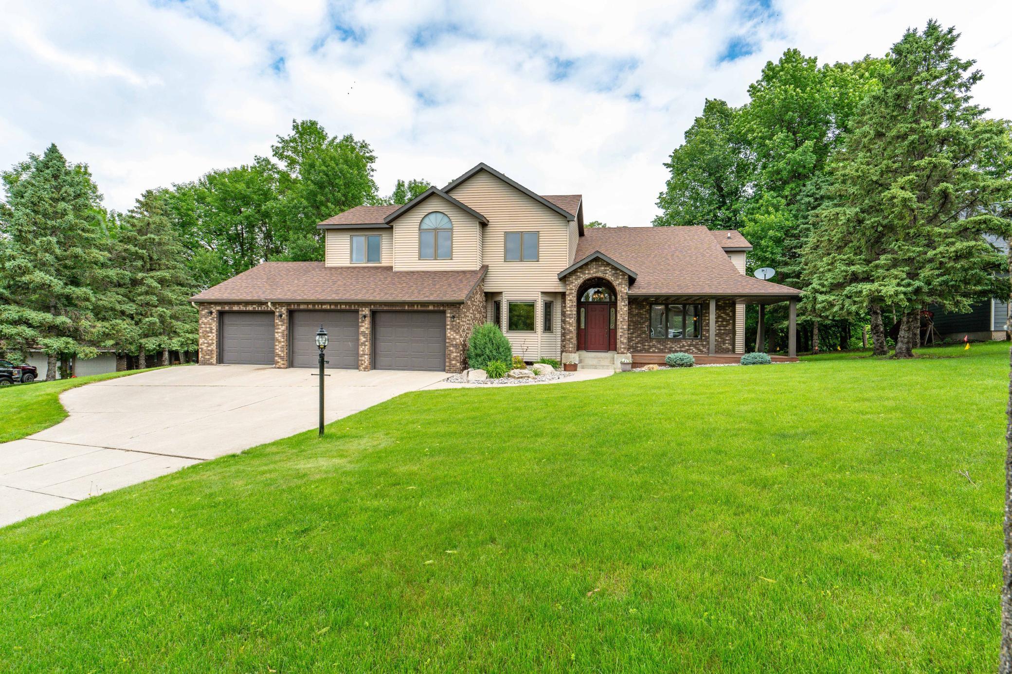 1098 Westside Dr, Fergus Falls, MN 56537