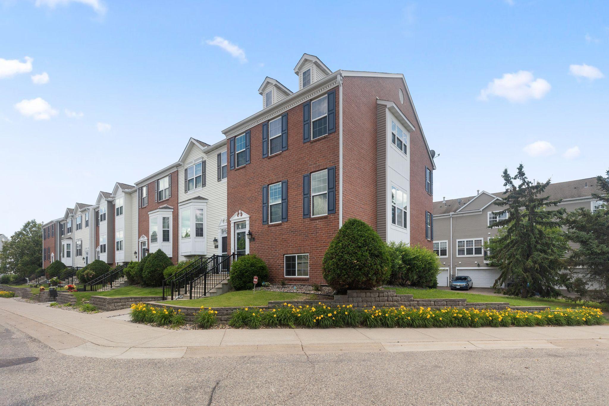 715 Village Pw, Circle Pines, MN 55014