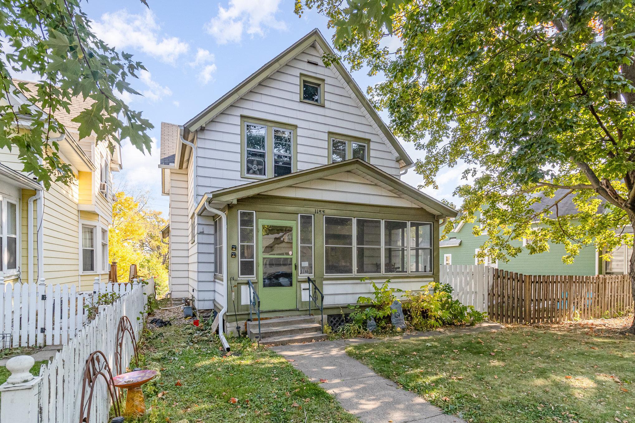 1188 Edgerton St, Saint Paul, MN 55130