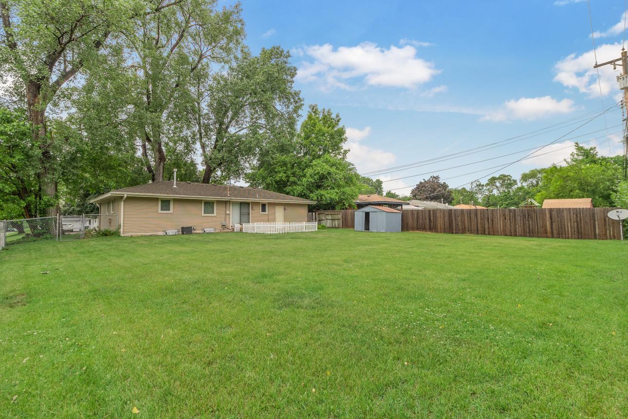 5901 6th St NE, Fridley, MN 55432