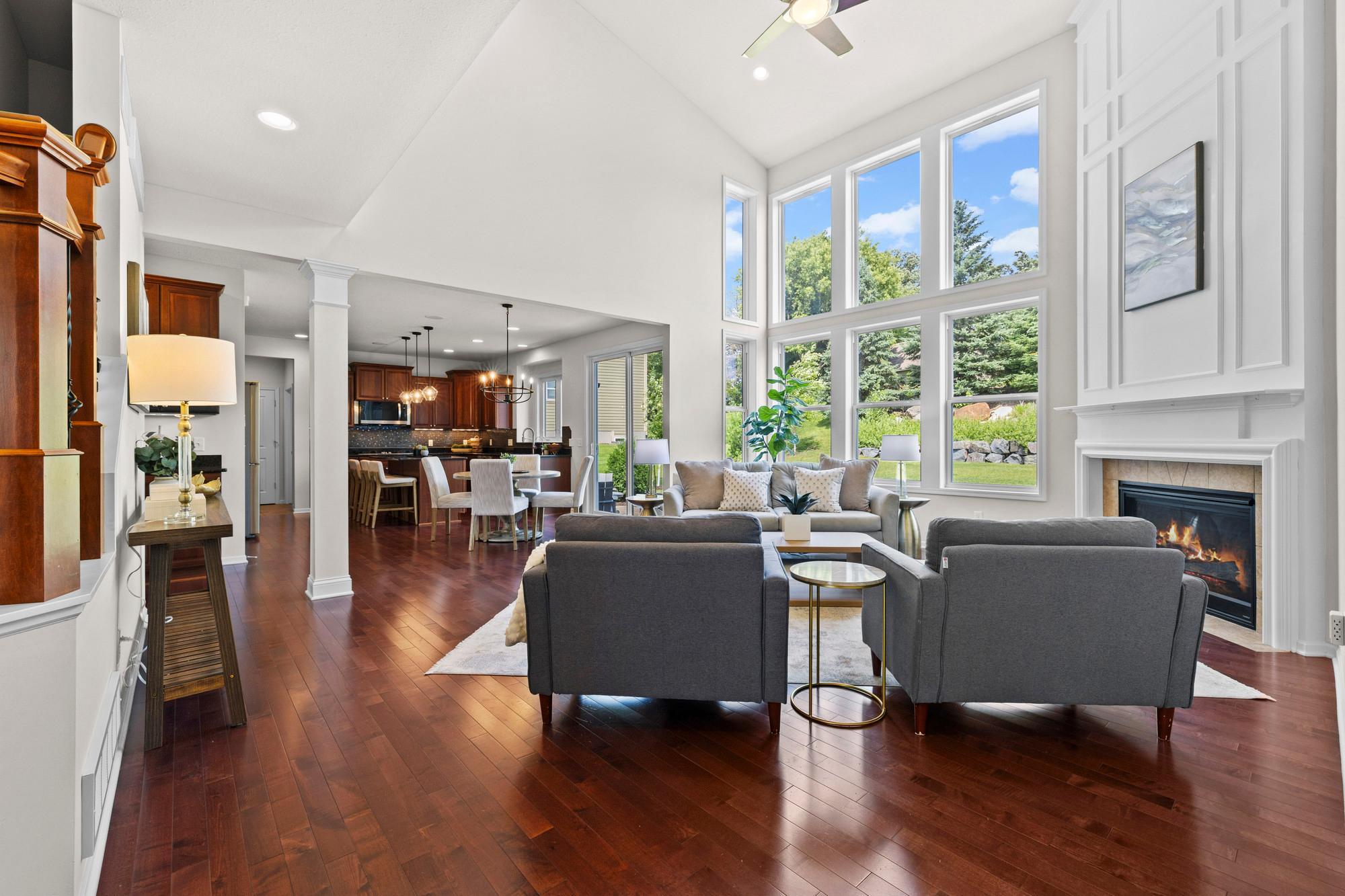 2550 Arrowhead Ln, Chanhassen, MN 55317