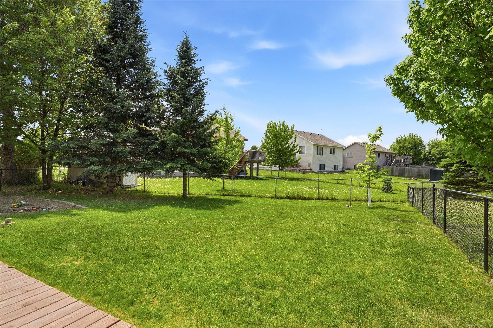 1109 Pond View Dr, Braham, MN 55006