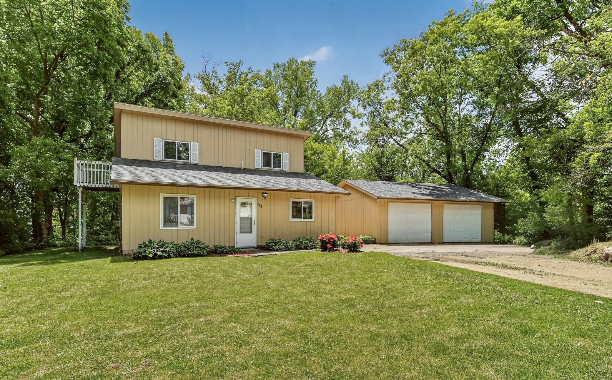 313 Cherry St W, Mazeppa, MN 55956