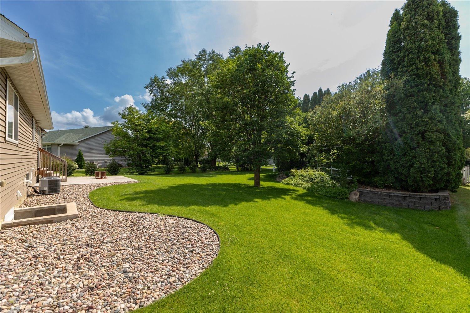 22 Garden Ct, Lake City, MN 55041