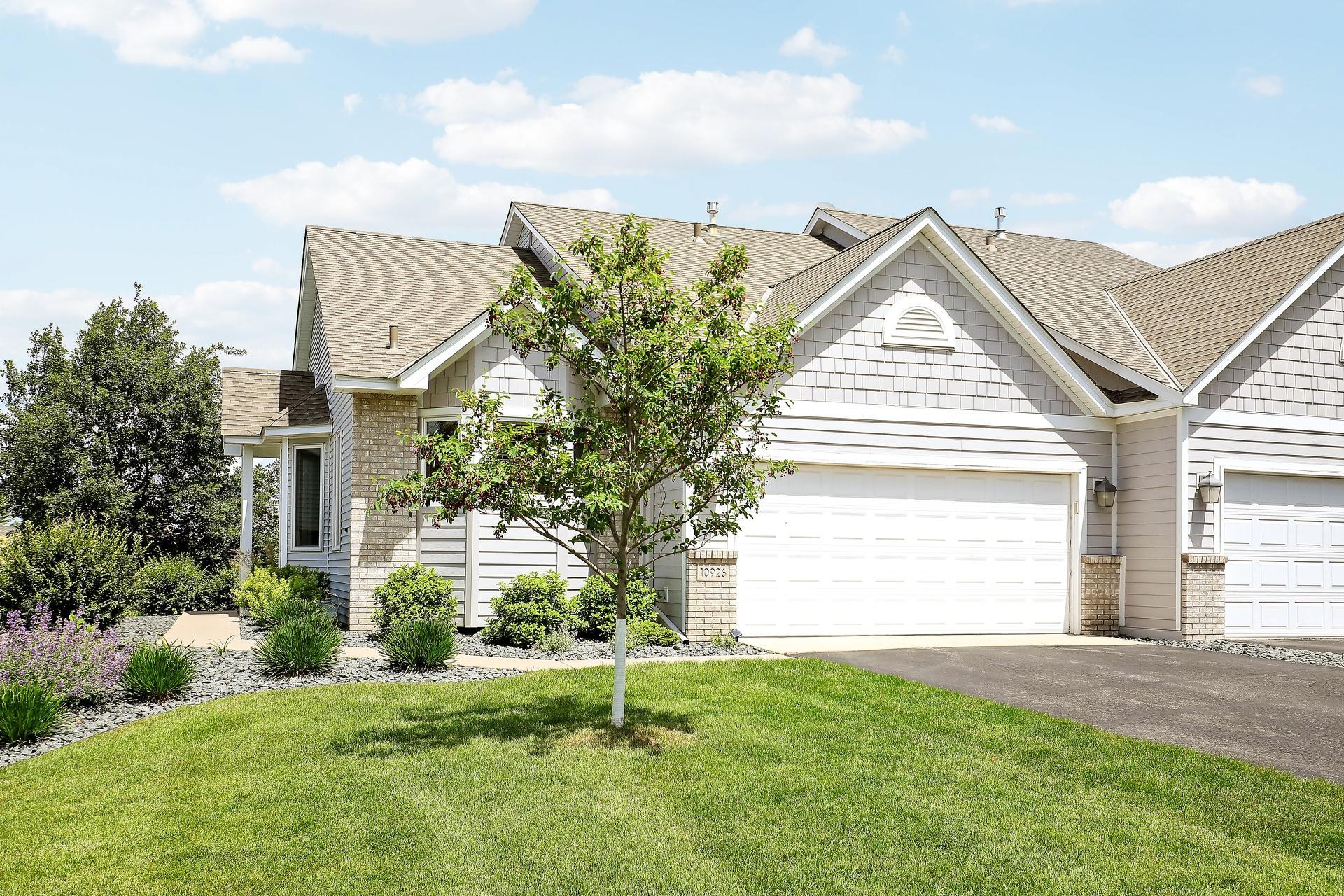 10926 Leaping Deer Ln, Eden Prairie, MN 55344