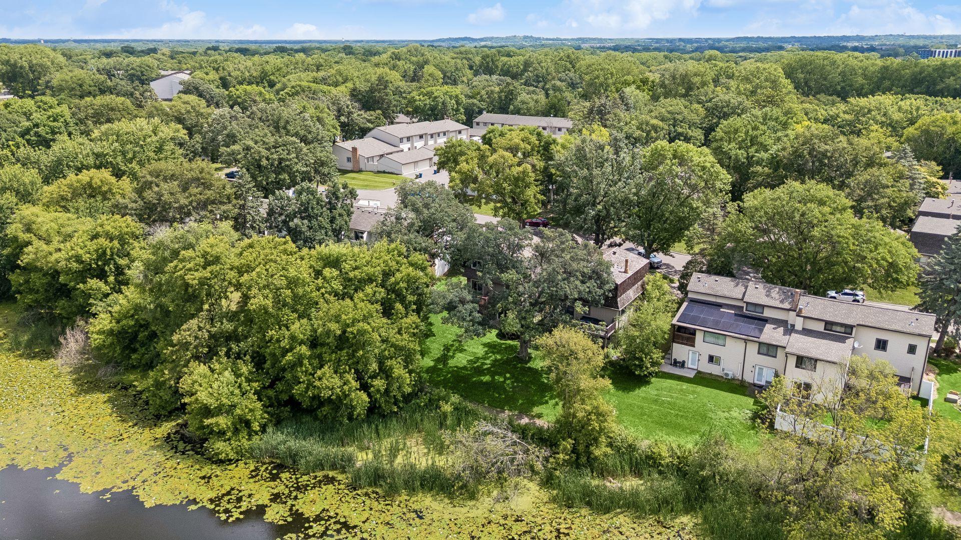 5486 W Bavarian Ps, Fridley, MN 55432