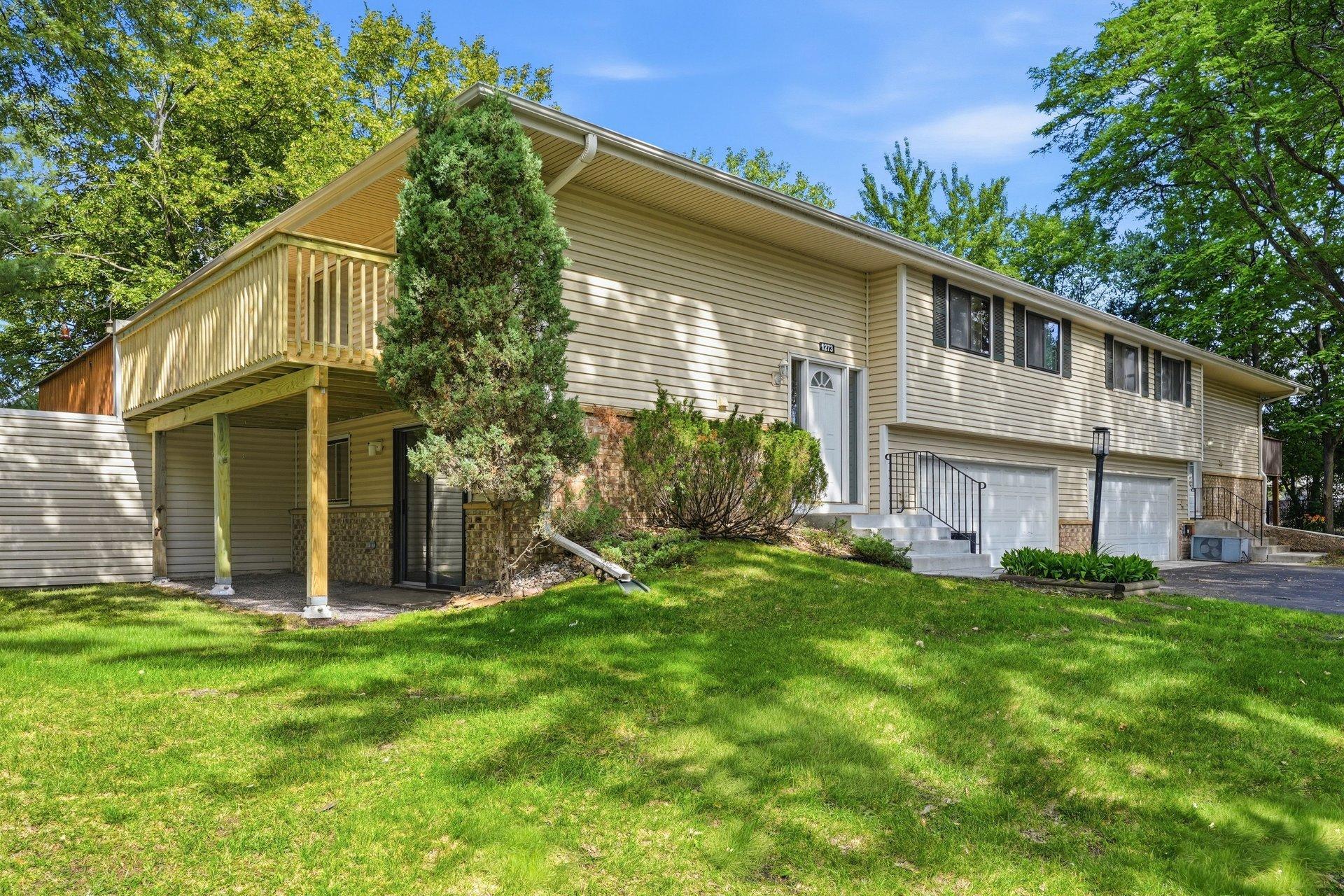 1273 Timbershore Ln, Eagan, MN 55123