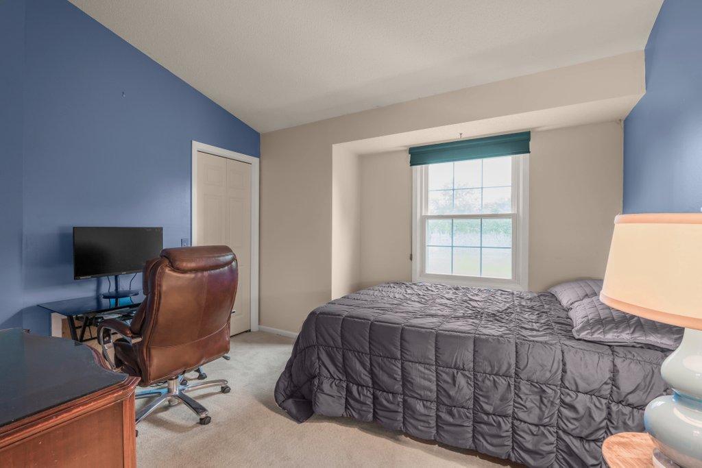 8133 Curtis Ln, Eden Prairie, MN 55347