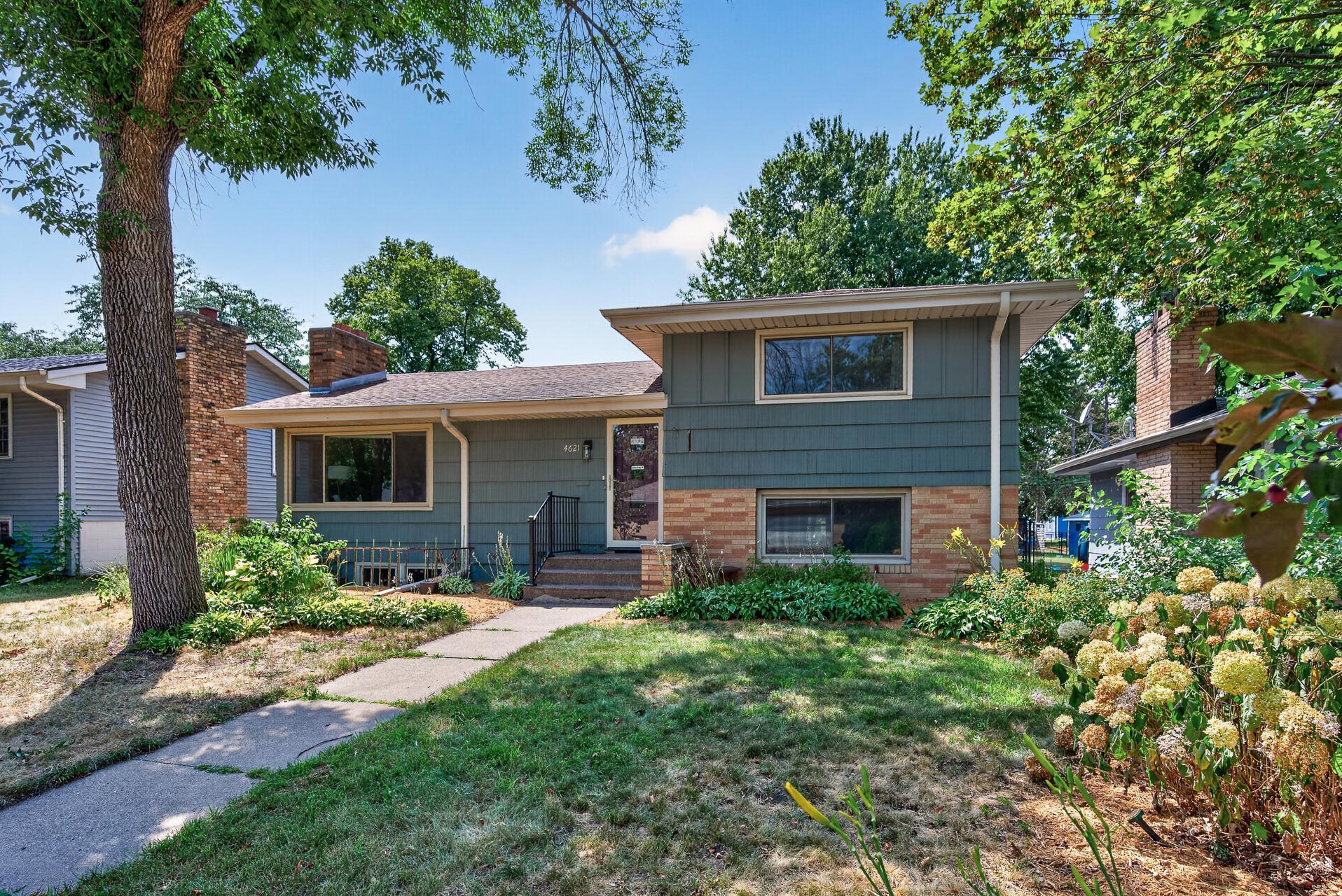 4621 Ewing Ave N, Robbinsdale, MN 55422