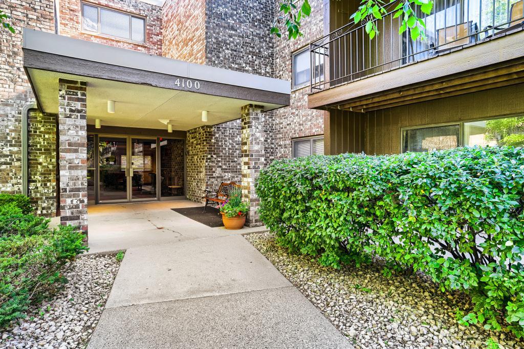 4100 Parklawn Ave #316, Edina, MN 55435