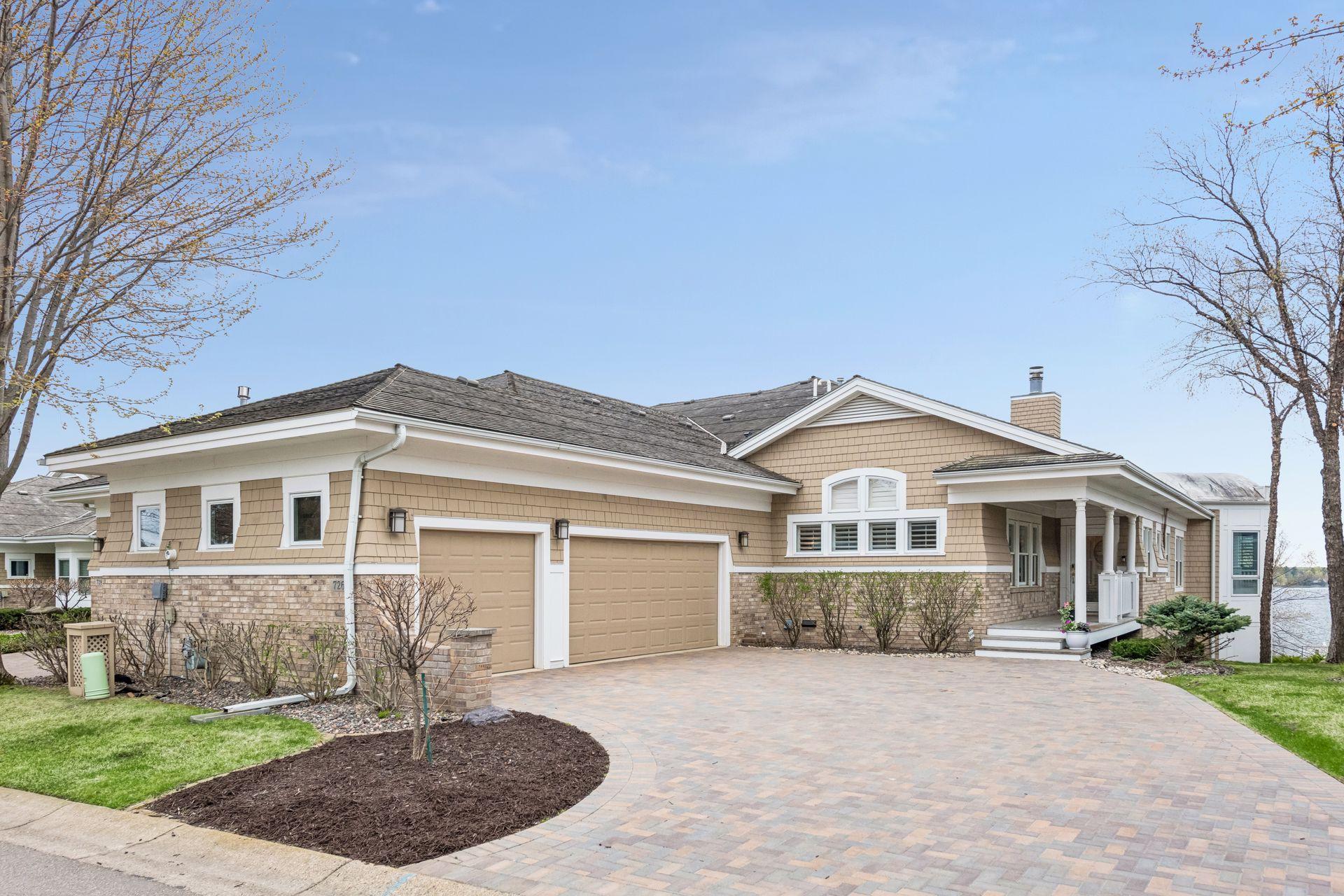 726 Widsten Cir, Wayzata, MN 55391