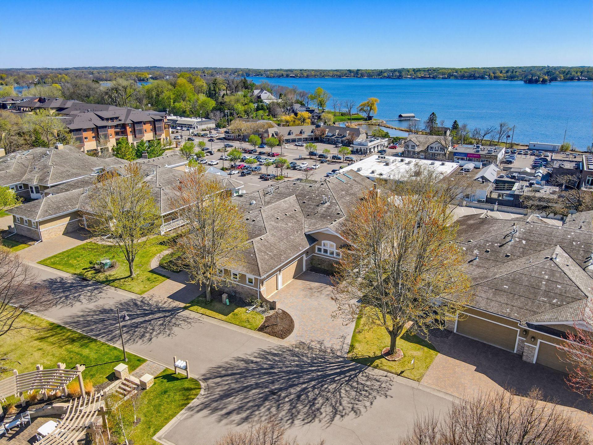 726 Widsten Cir, Wayzata, MN 55391