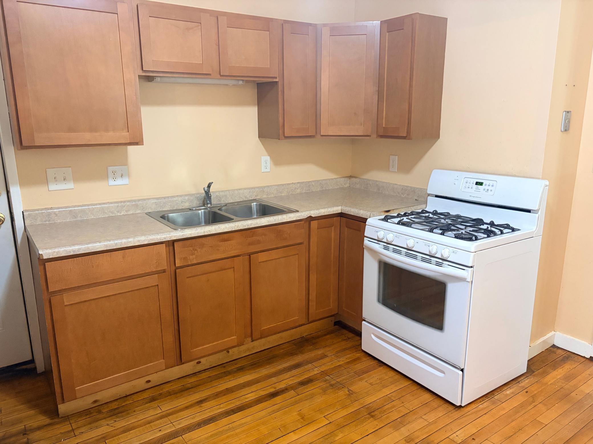 1178 Jessie St, Saint Paul, MN 55130
