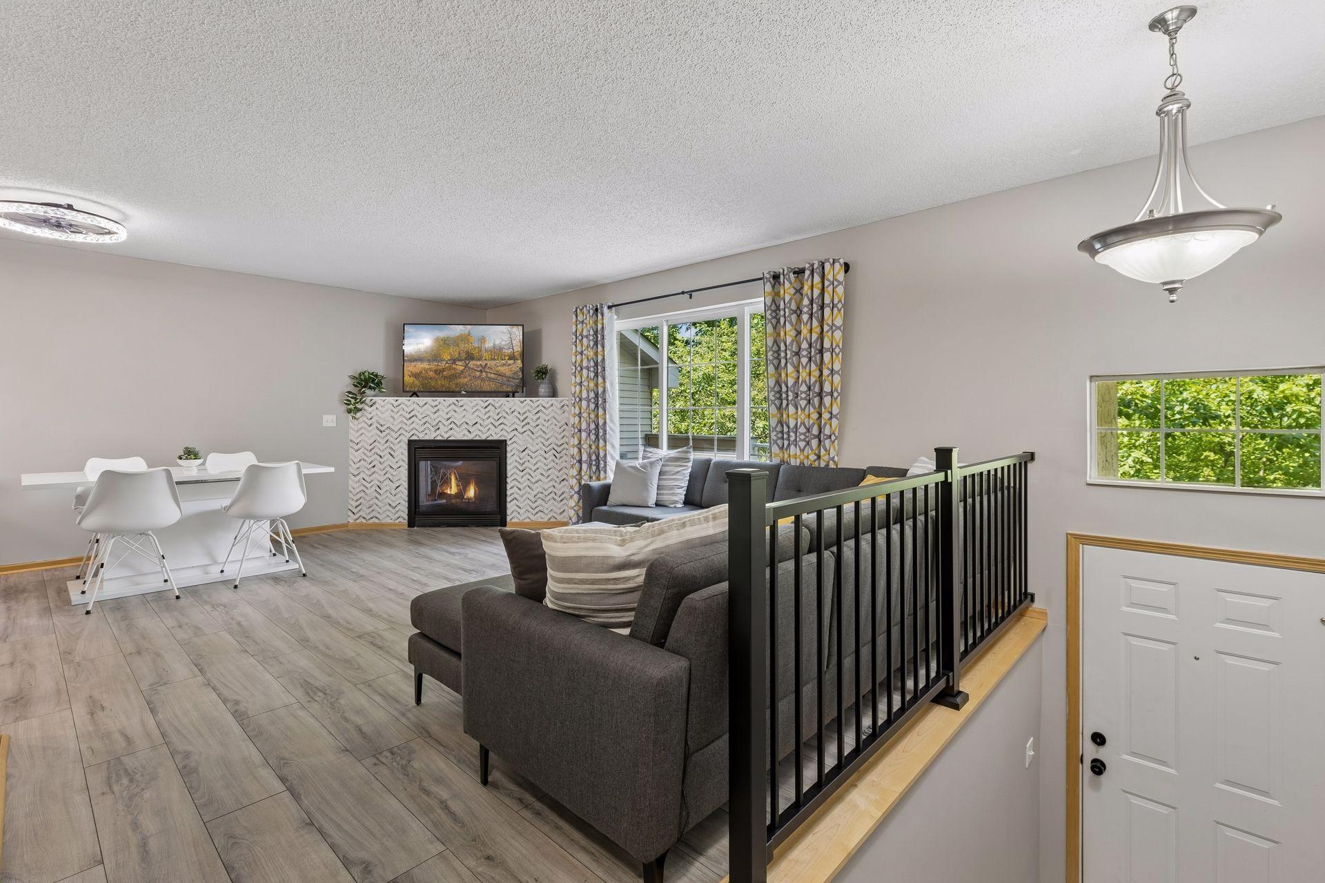 306 Brickyard Dr, Chaska, MN 55318
