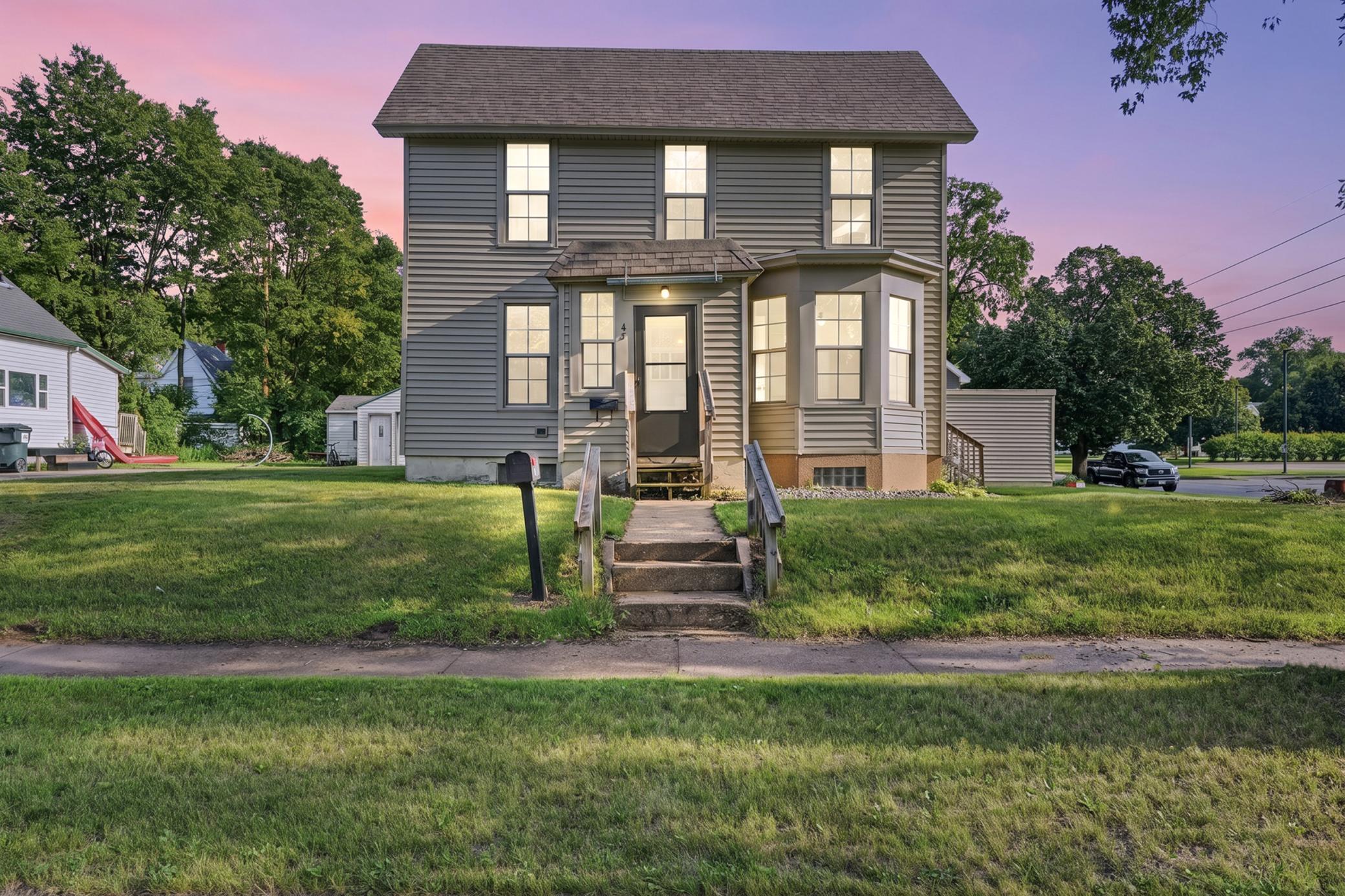 637 Lake St, Eau Claire, WI 54703