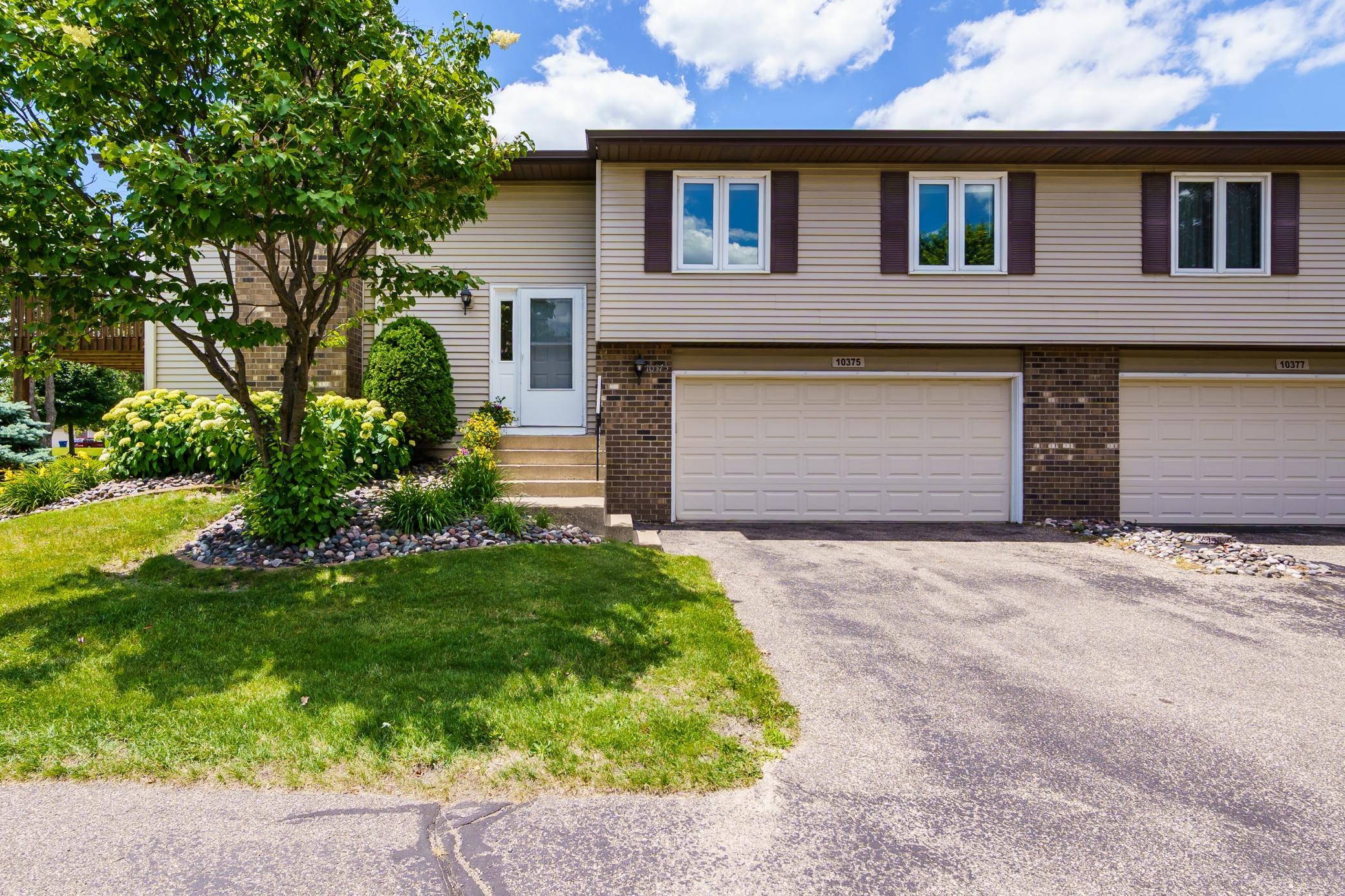 10375 Balsam Ln, Eden Prairie, MN 55347