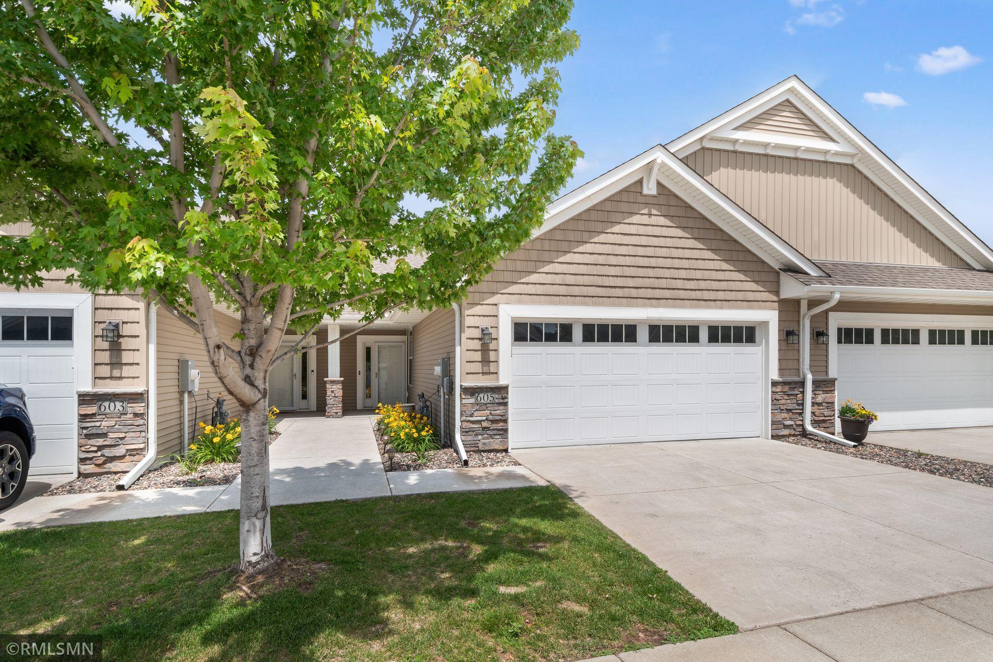 605 Liberty Way, Vadnais Heights, MN 55127