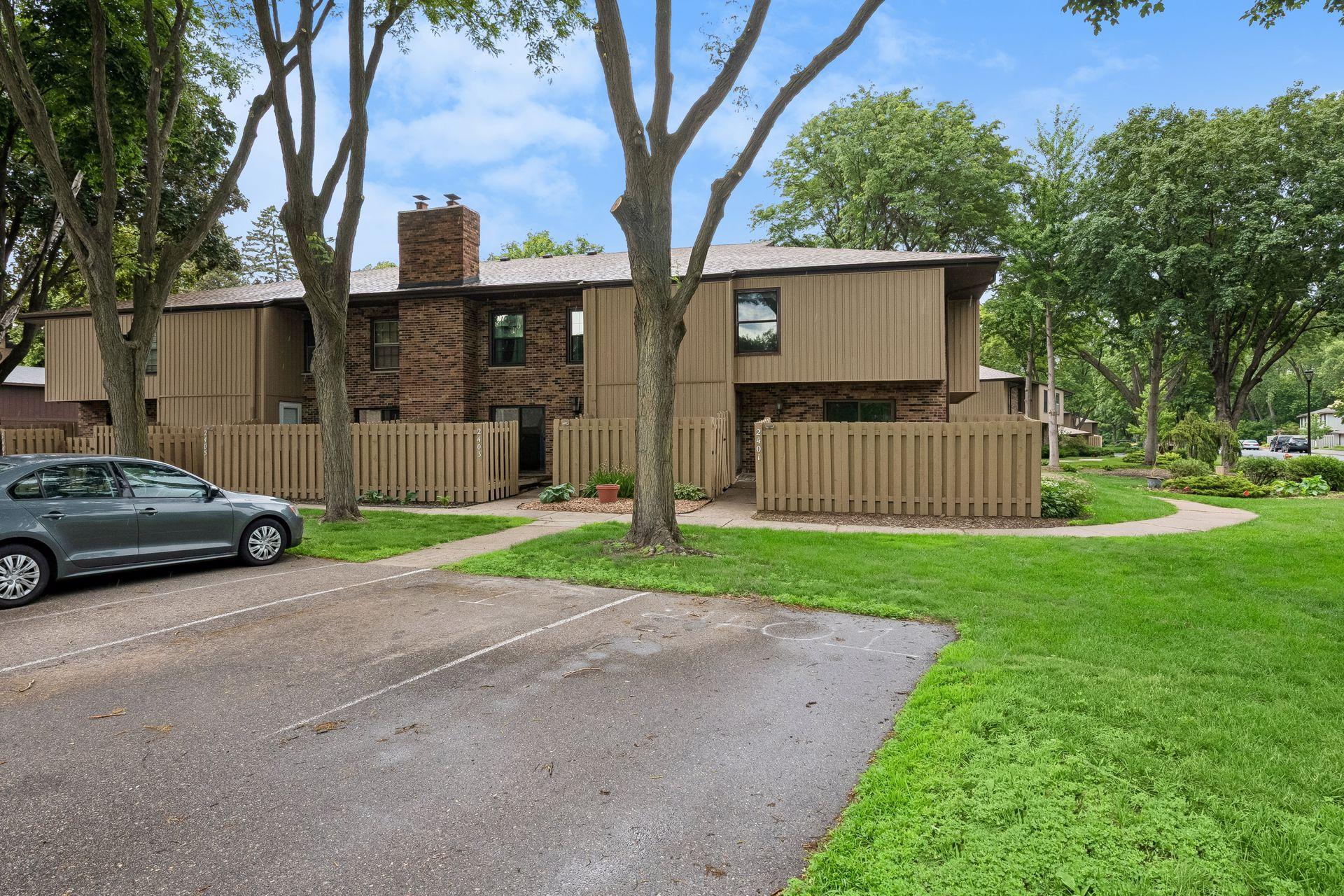 2401 Unity Ave N, Golden Valley, MN 55422