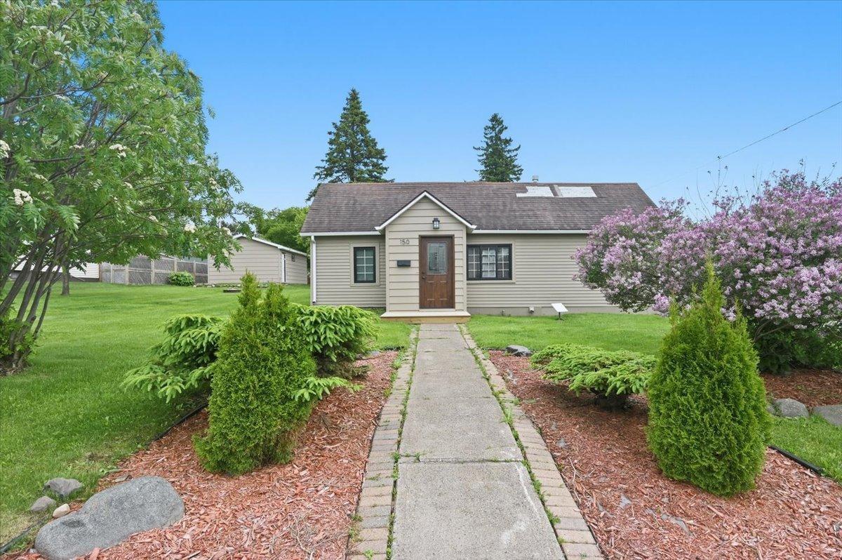 150 1st St, Duluth, MN 55810