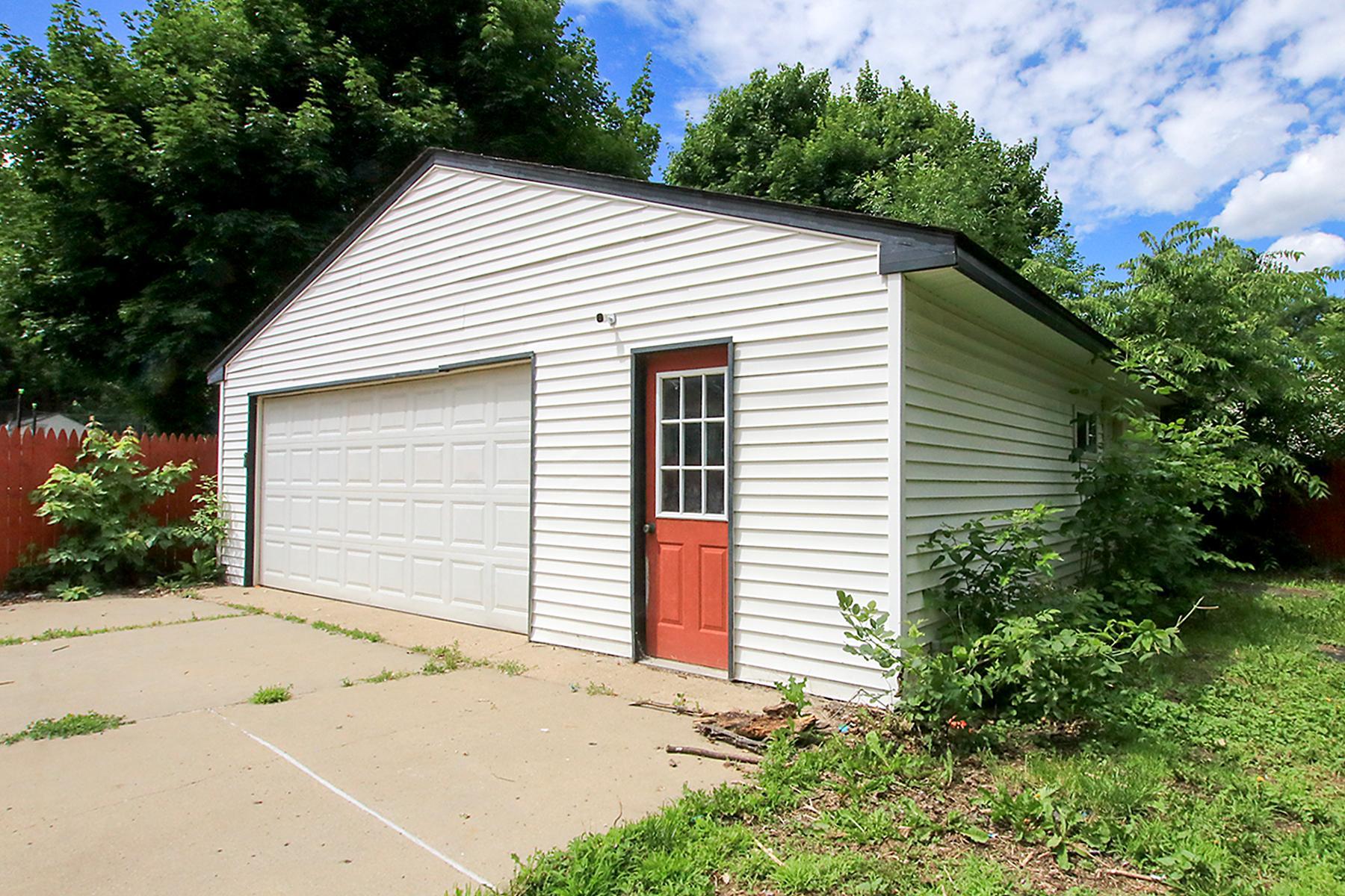 715 N Holcombe Ave, Litchfield, MN 55355