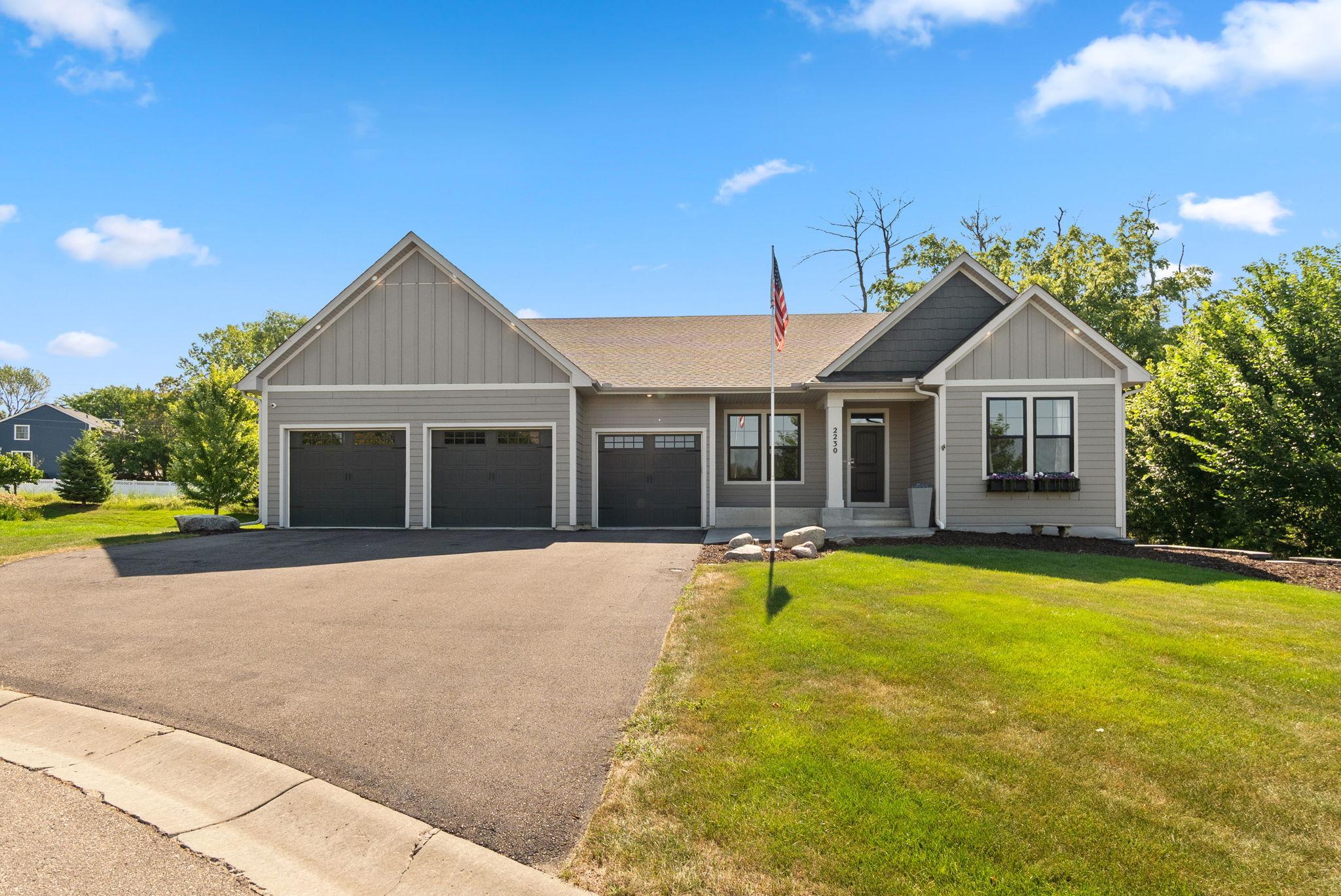 2230 Bentz Ct, Chanhassen, MN 55317