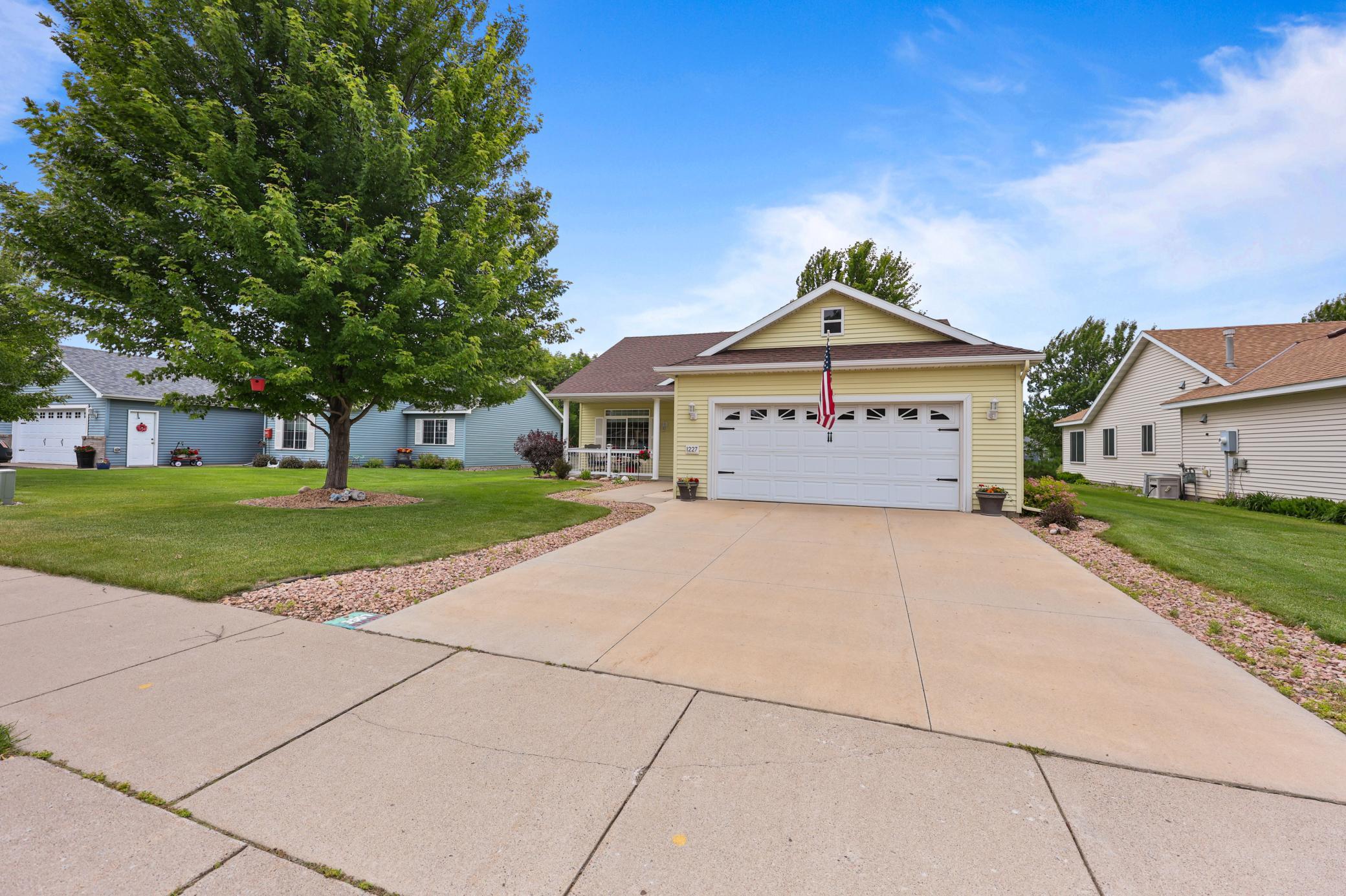 1227 Willow Pond Dr, Waite Park, MN 56387