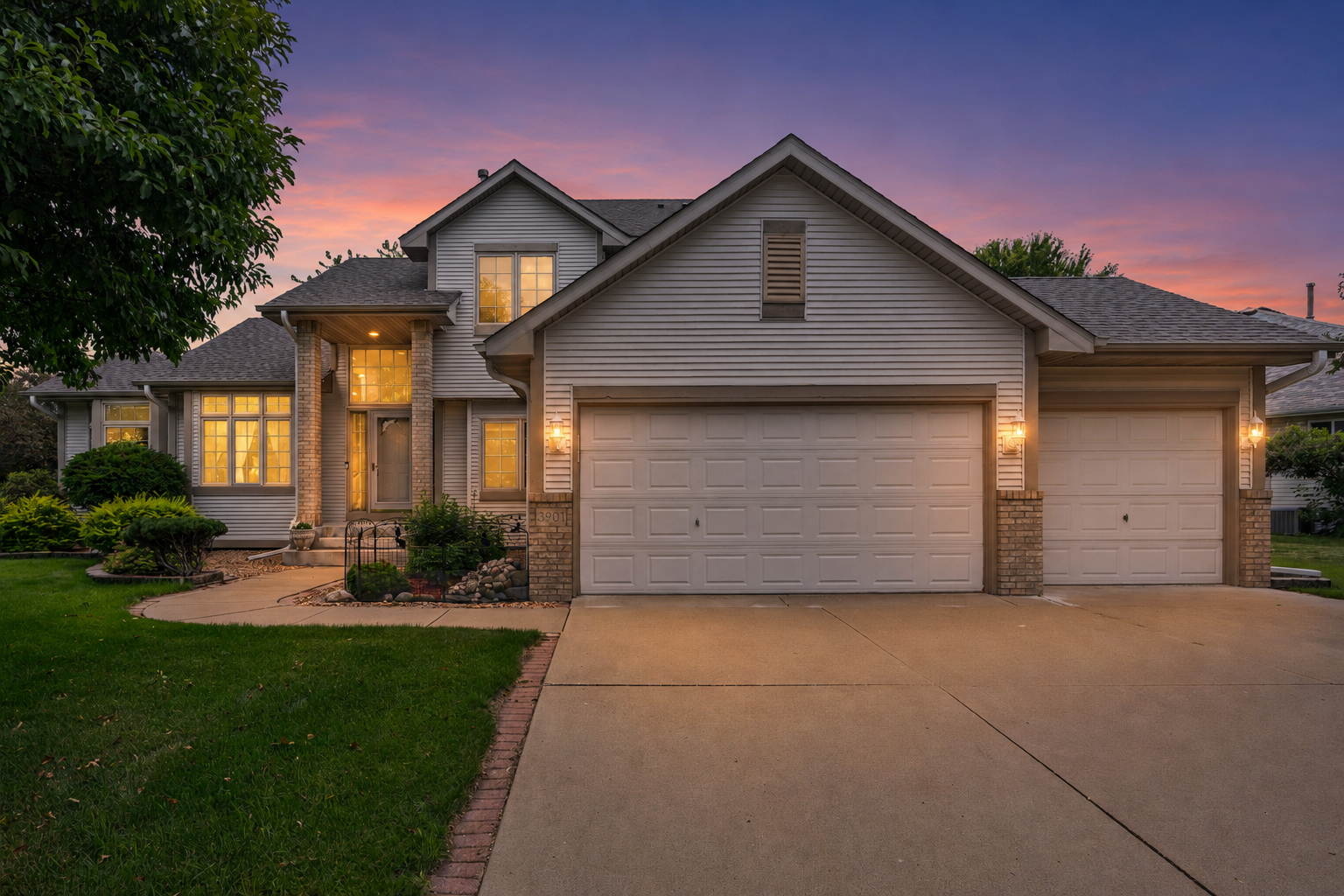 3901 Foxglove Ct N, Brooklyn Park, MN 55443