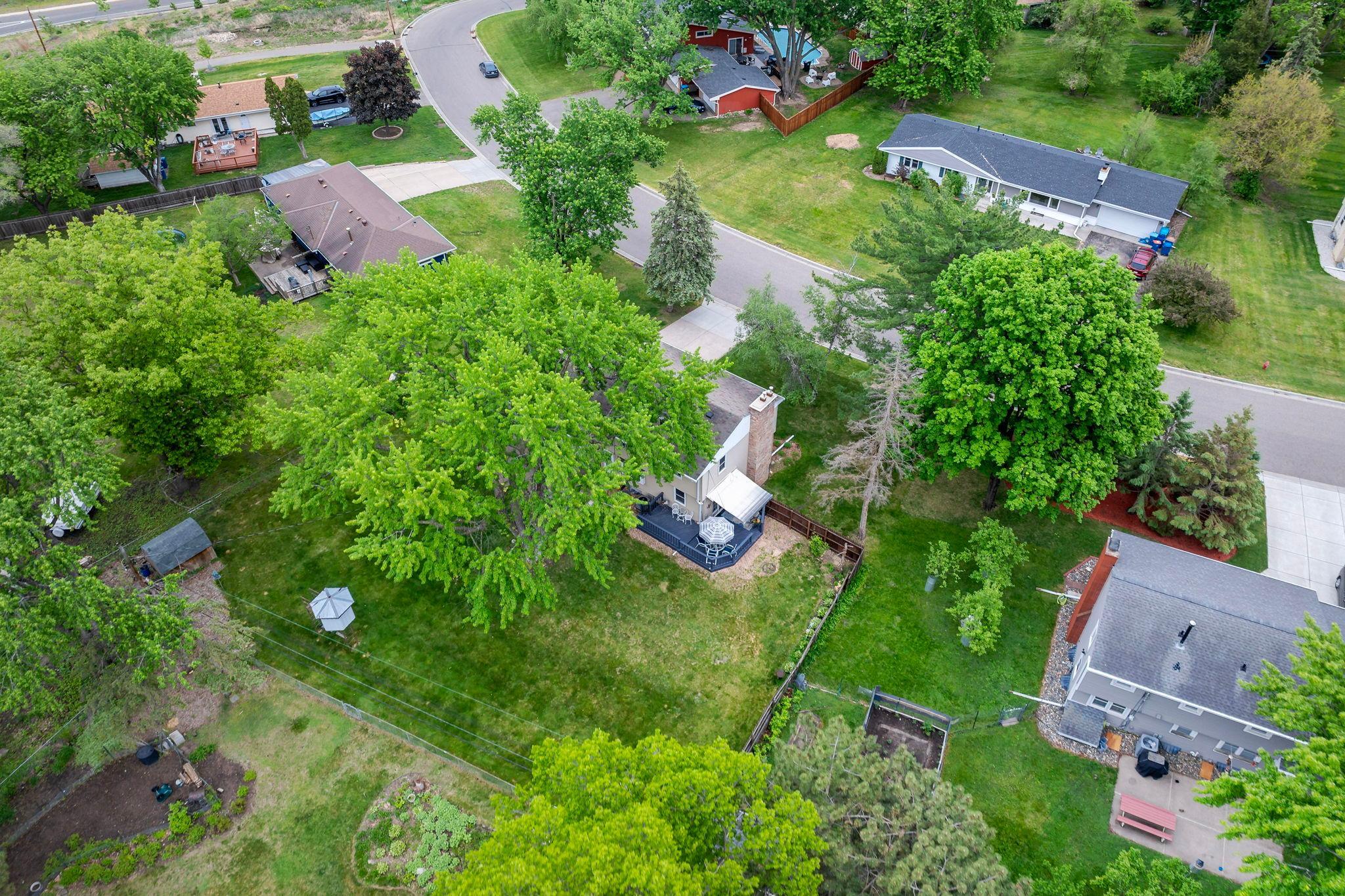 1020 W 107th St, Bloomington, MN 55431