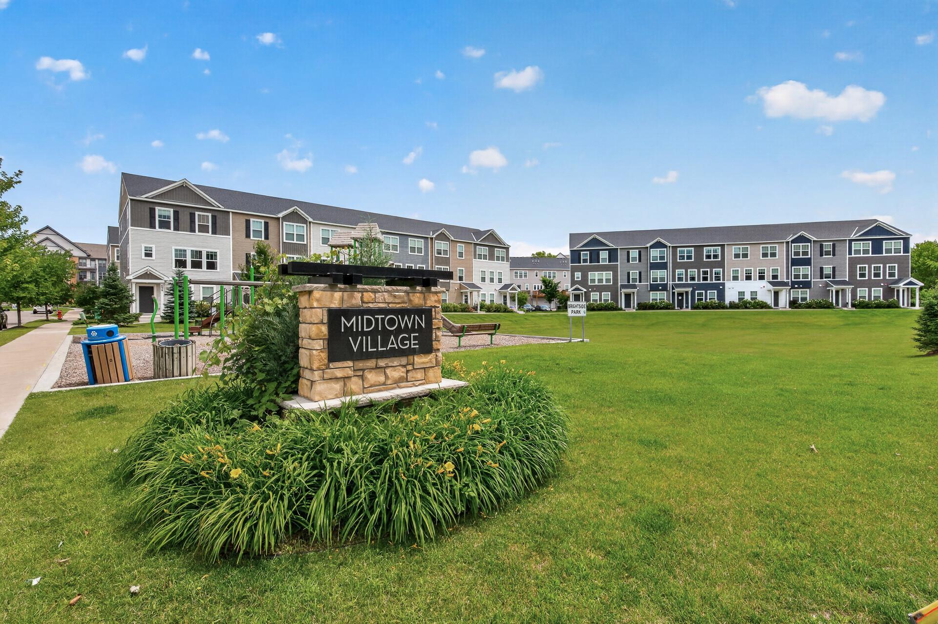 781 Midtown Ln, New Brighton, MN 55112