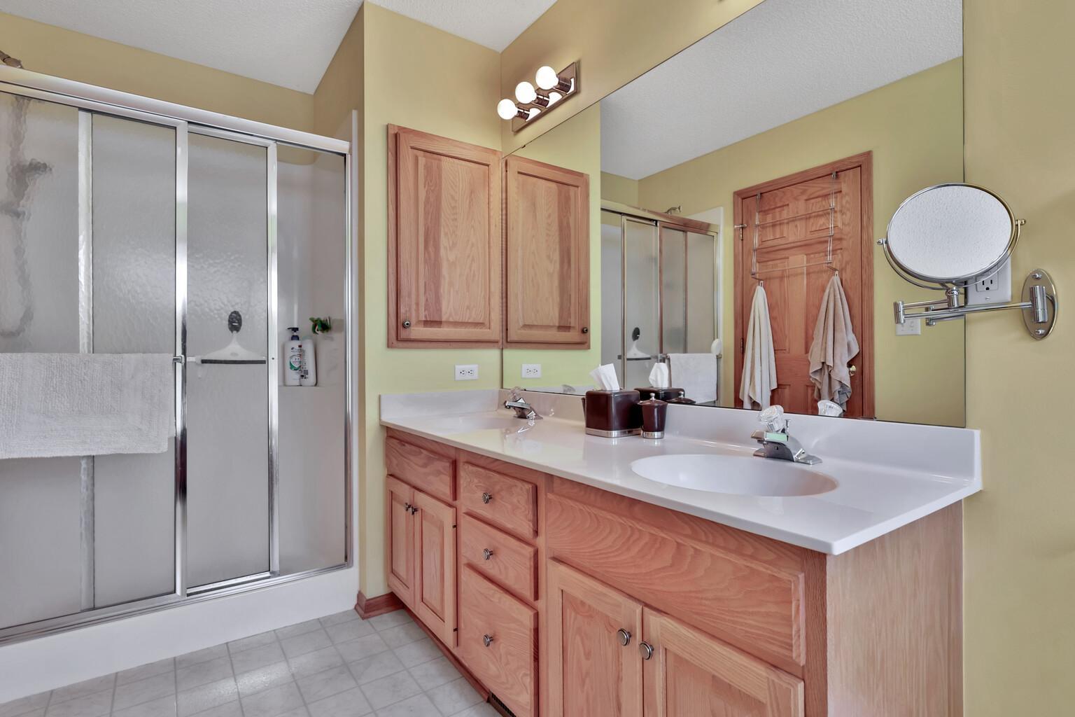 9913 59th Street Ct N, Lake Elmo, MN 55042