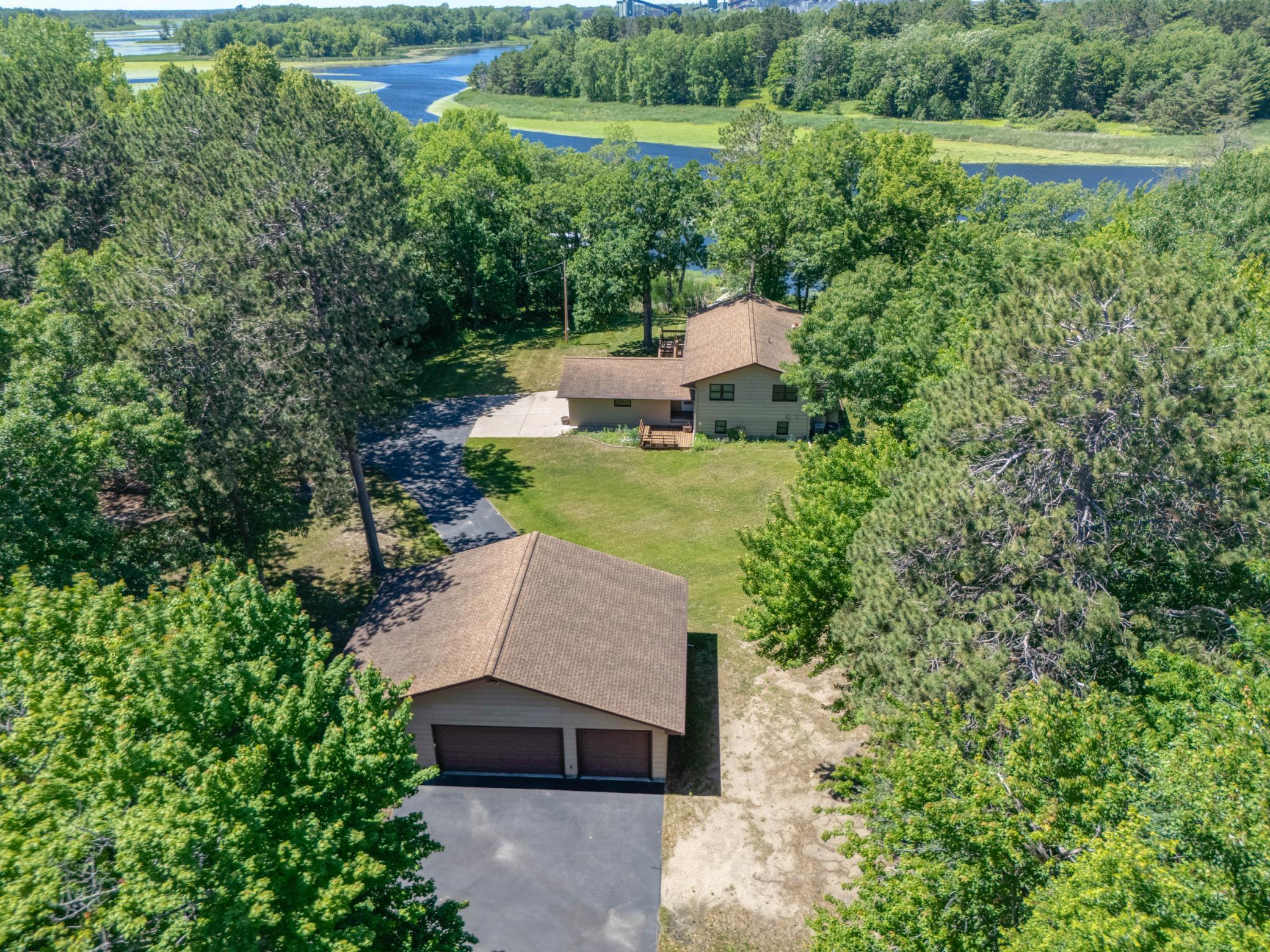 36830 Indian Point Rd, Cohasset, MN 55721