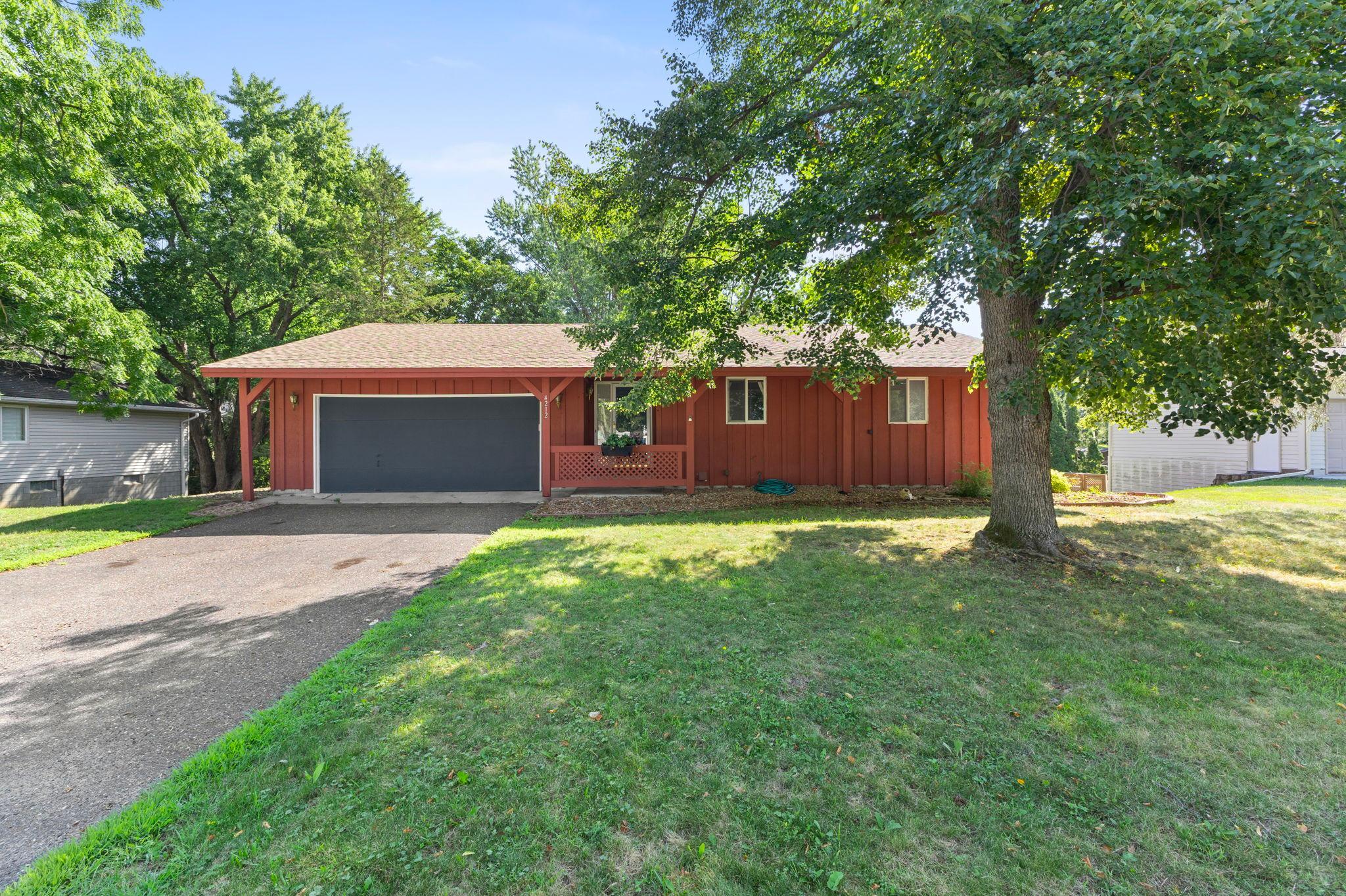 4212 Desoto St, Vadnais Heights, MN 55127
