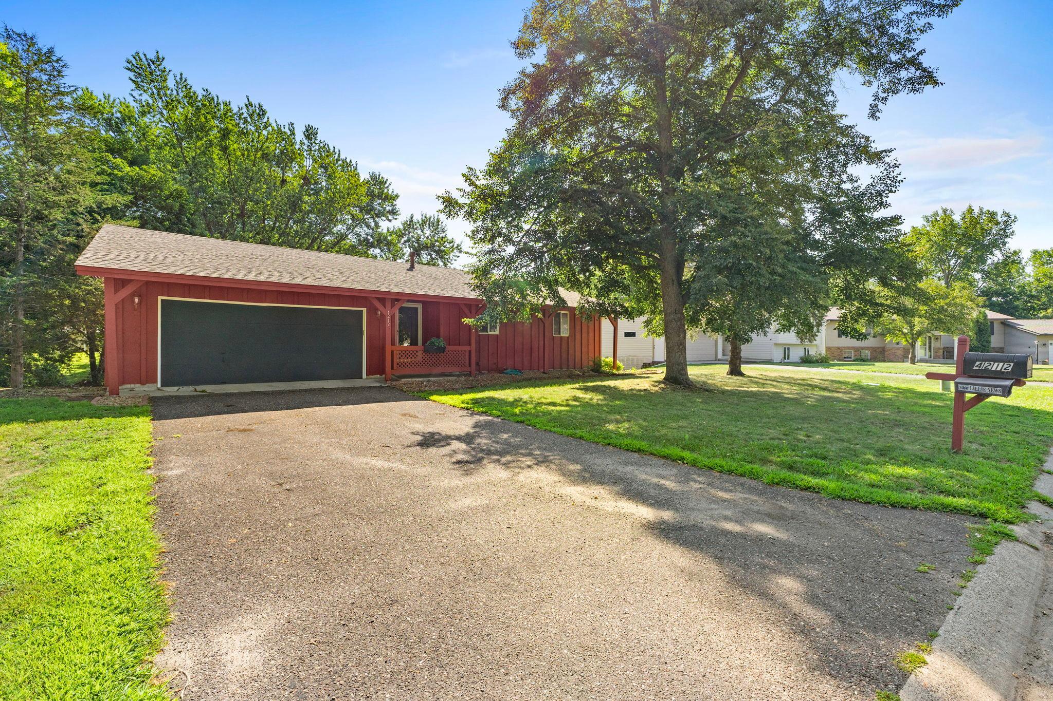 4212 Desoto St, Vadnais Heights, MN 55127