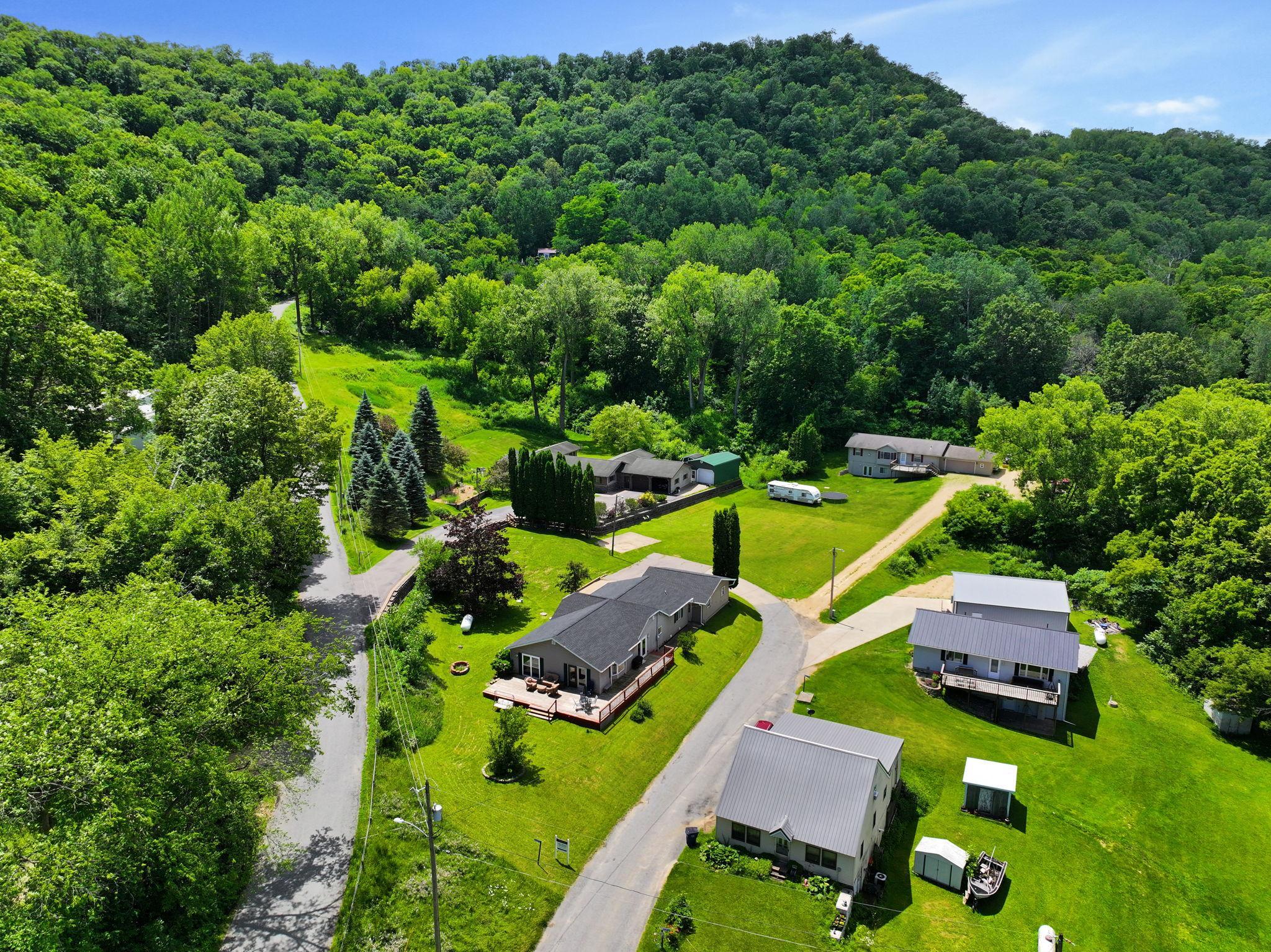46825 Oak Hill Ln, La Crescent, MN 55947