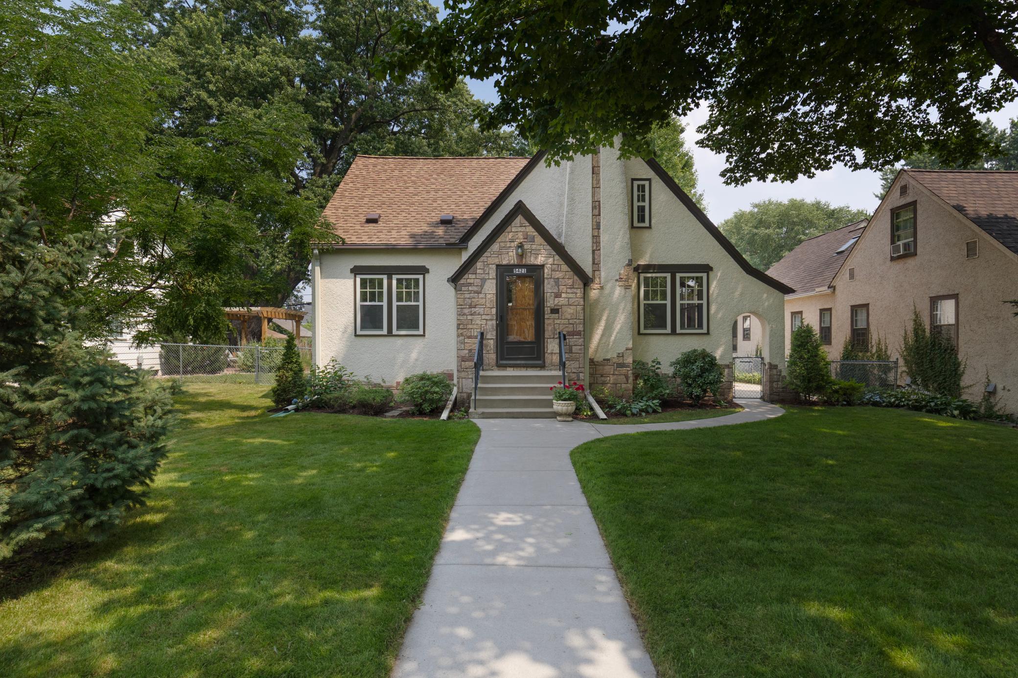 5421 13th Ave S, Minneapolis, MN 55417