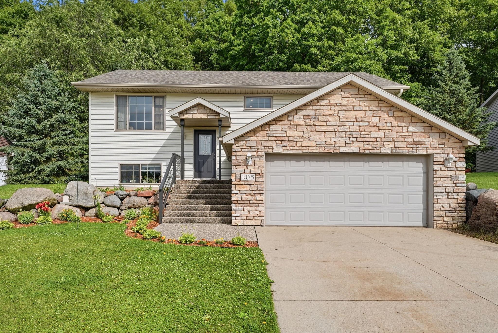 205 17th Ave S, Cold Spring, MN 56320